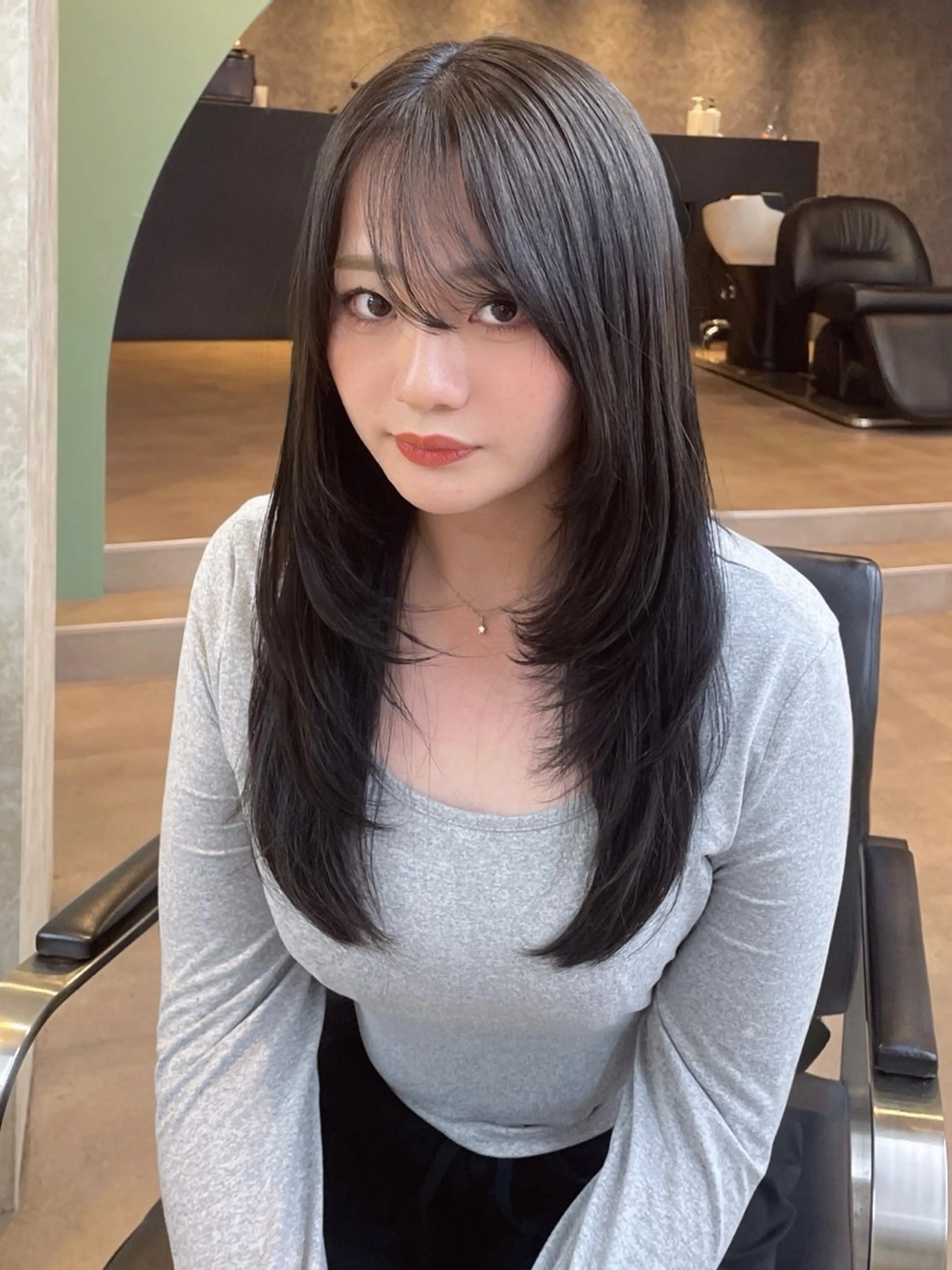 ロング カラー ヘアカラー トリートメント MISATO THIRD SHOPのヘアスタイル