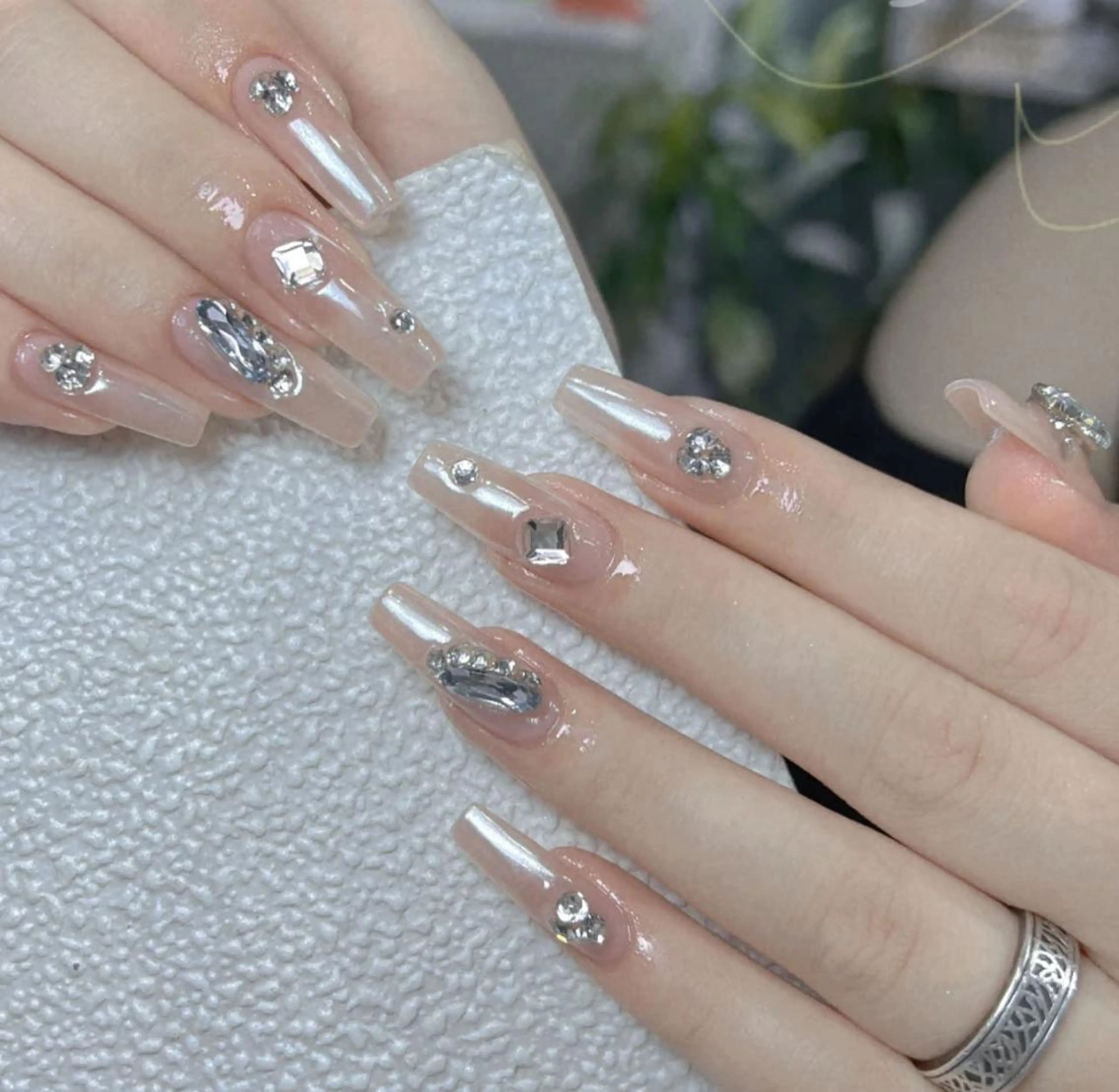 ネイル アートネイル 長さ出し ネイルチップ Queens momoのネイルデザイン