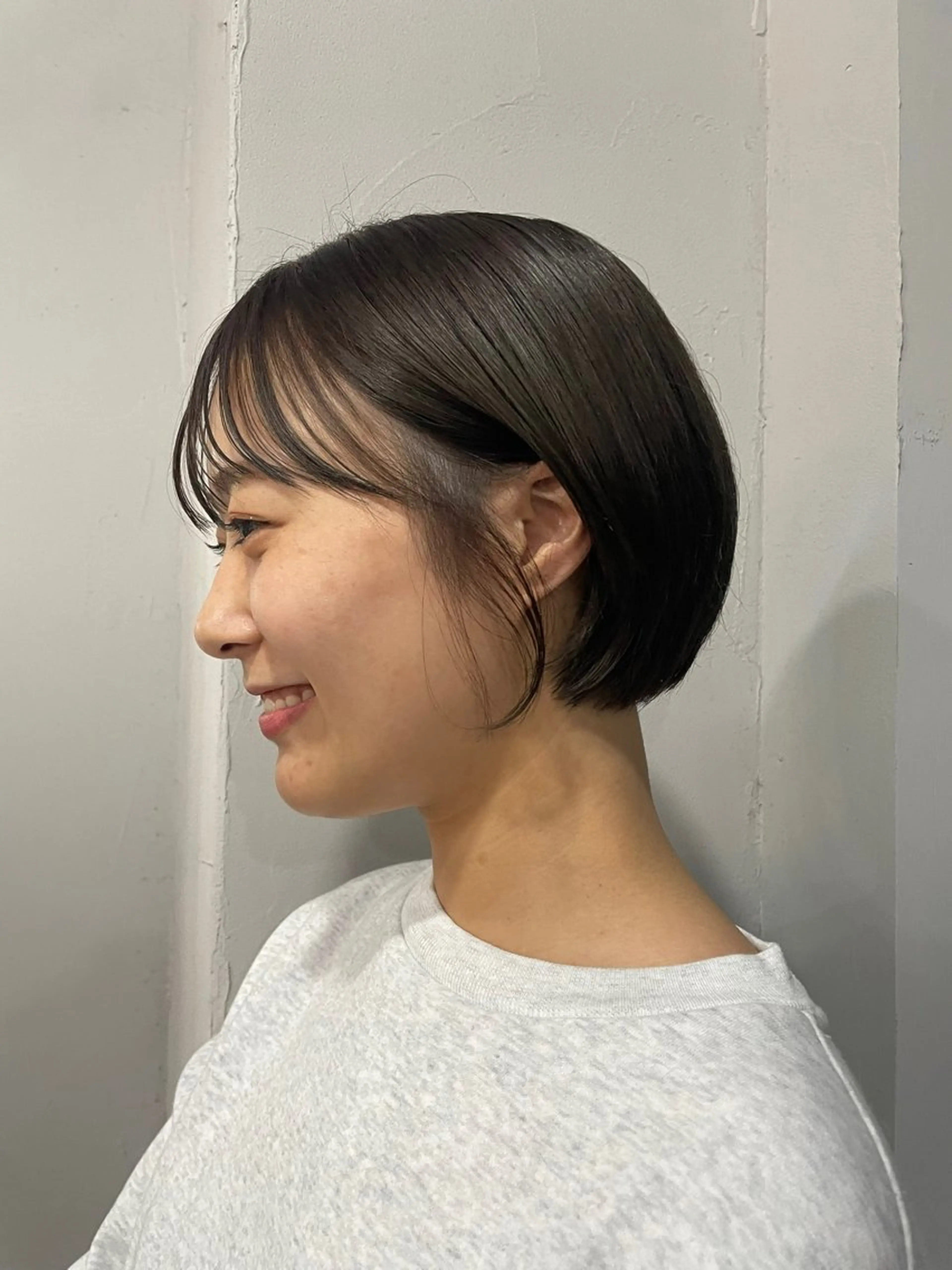ショート ウシロダ メグミのヘアスタイル