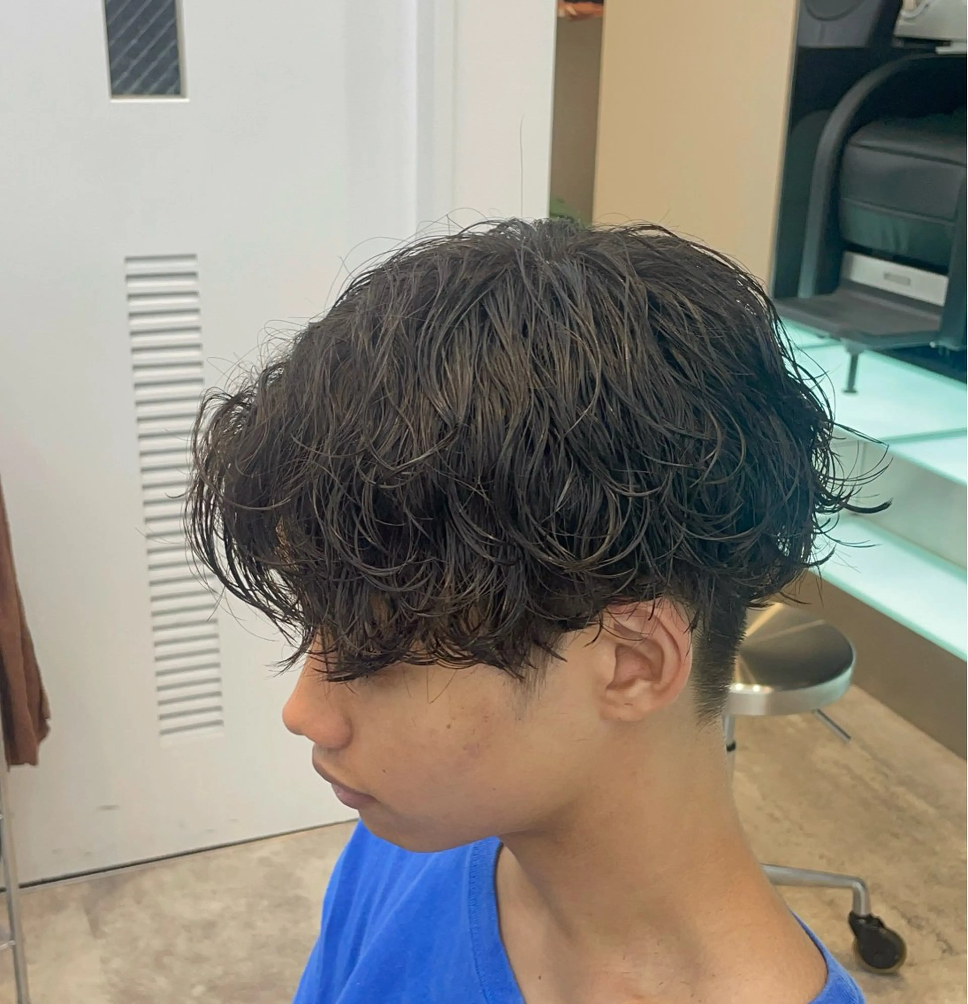 ショート パーマ メンズ メンズパーマ 波巻きパーマ メンズ特化型美容師 sakuraのヘアスタイル