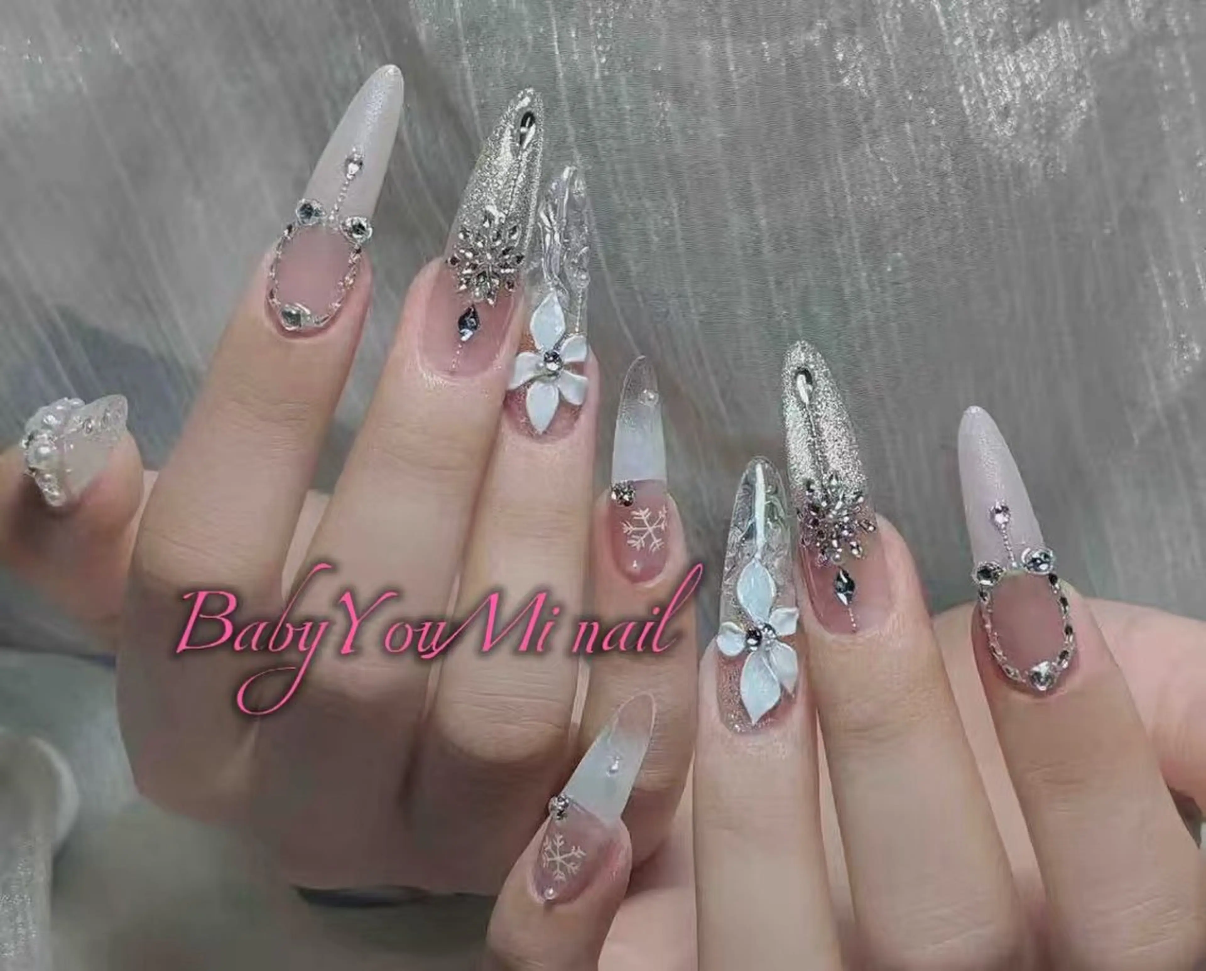 ネイル オーロラネイル フラワーネイル フットネイル フレンチネイル ジェルネイル ハンドネイル 相沢 さやかのネイルデザイン