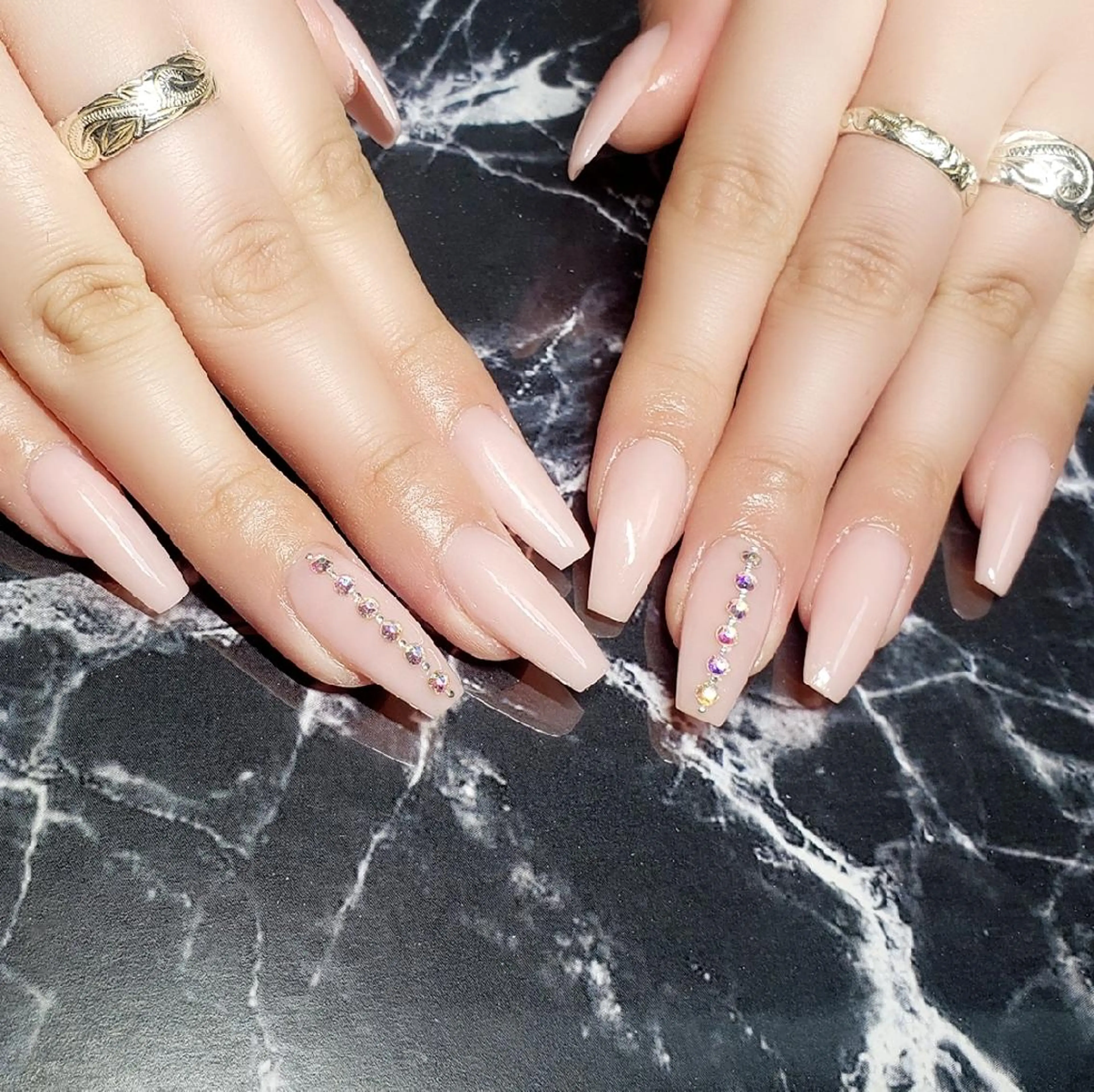 ネイル ストーンネイル クロキ 。のネイルデザイン