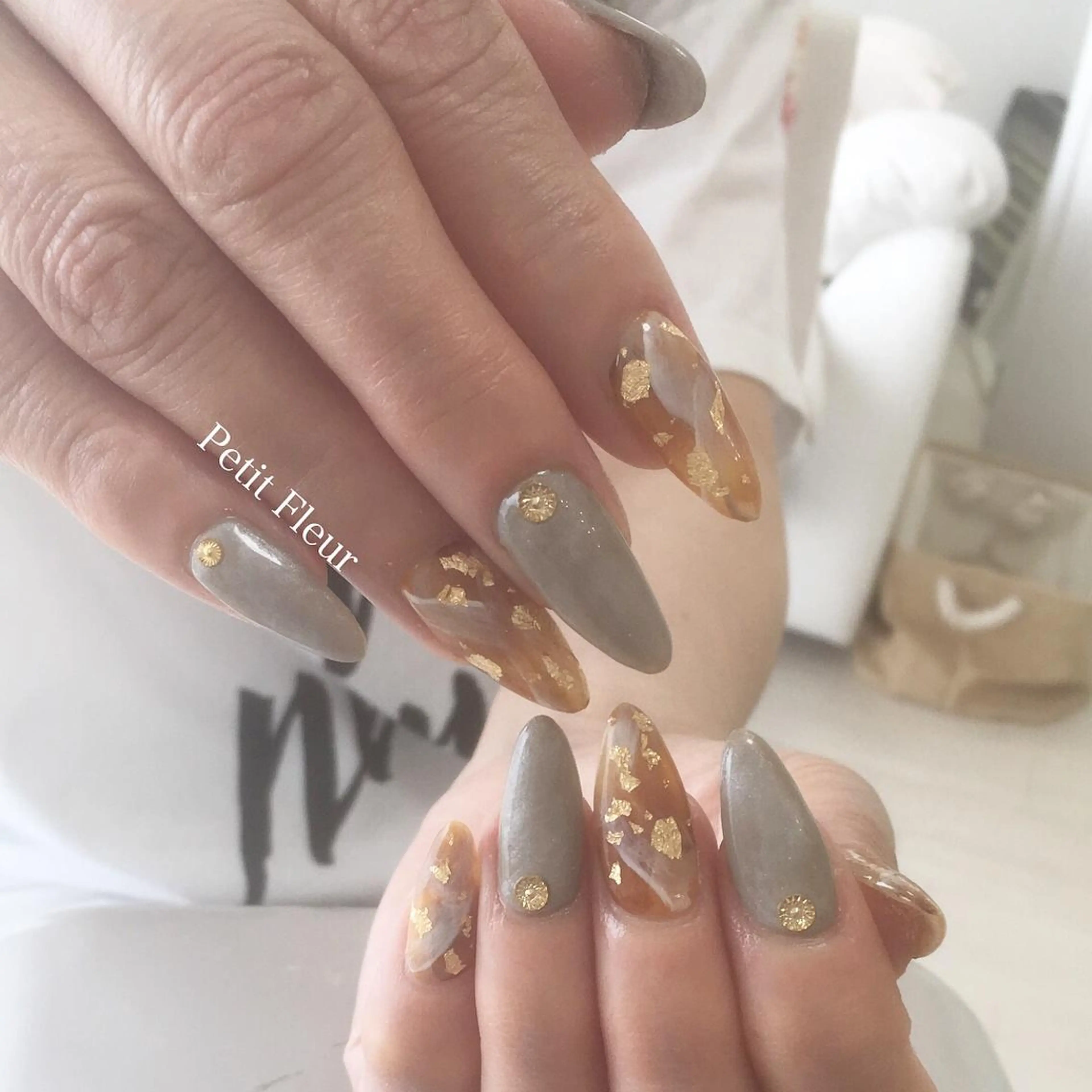 ネイル 持ち込み Petit Fleur所属・青柳 亜梨奈のマツエク・マツパデザイン