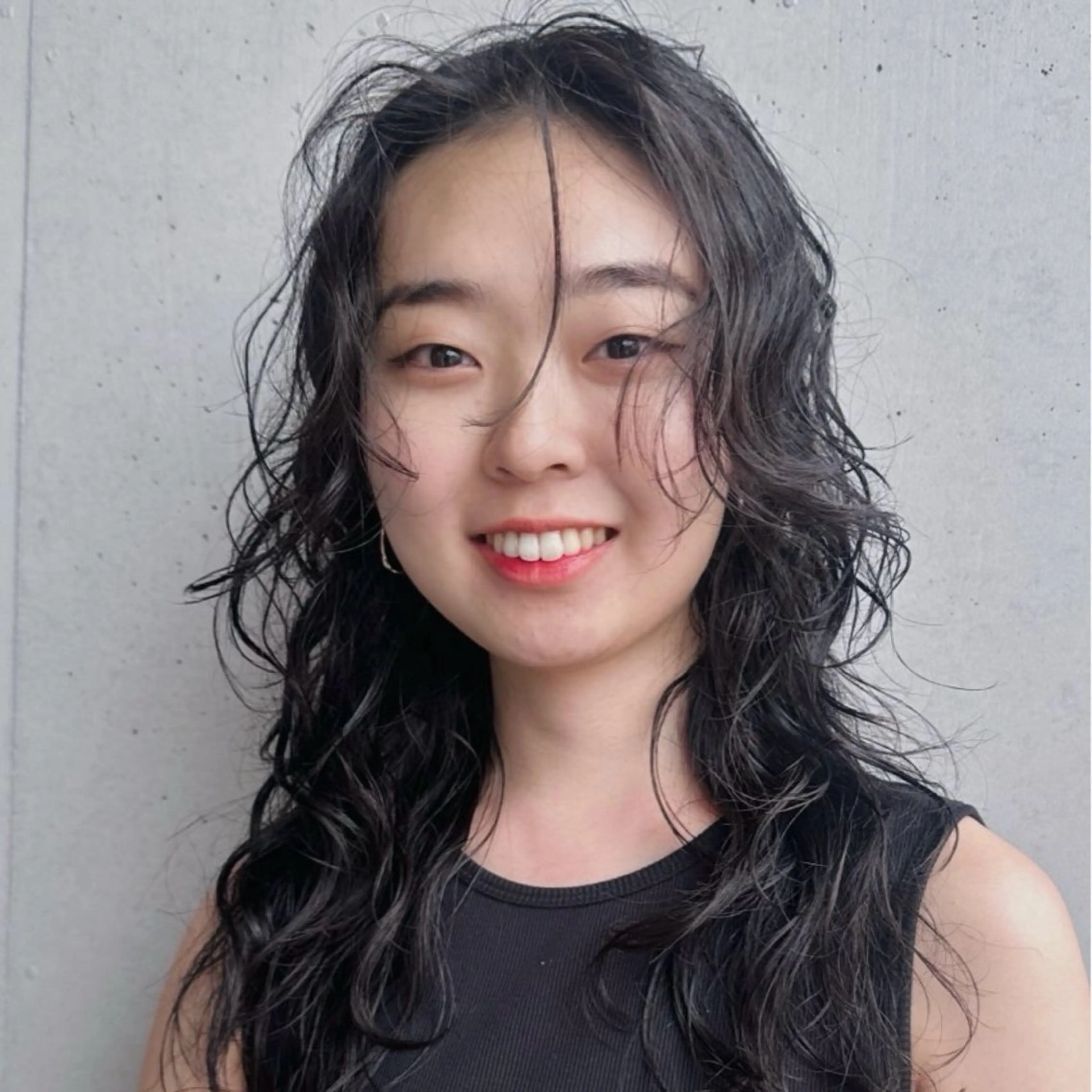 セミロング パーマ 前野 日奈のヘアスタイル