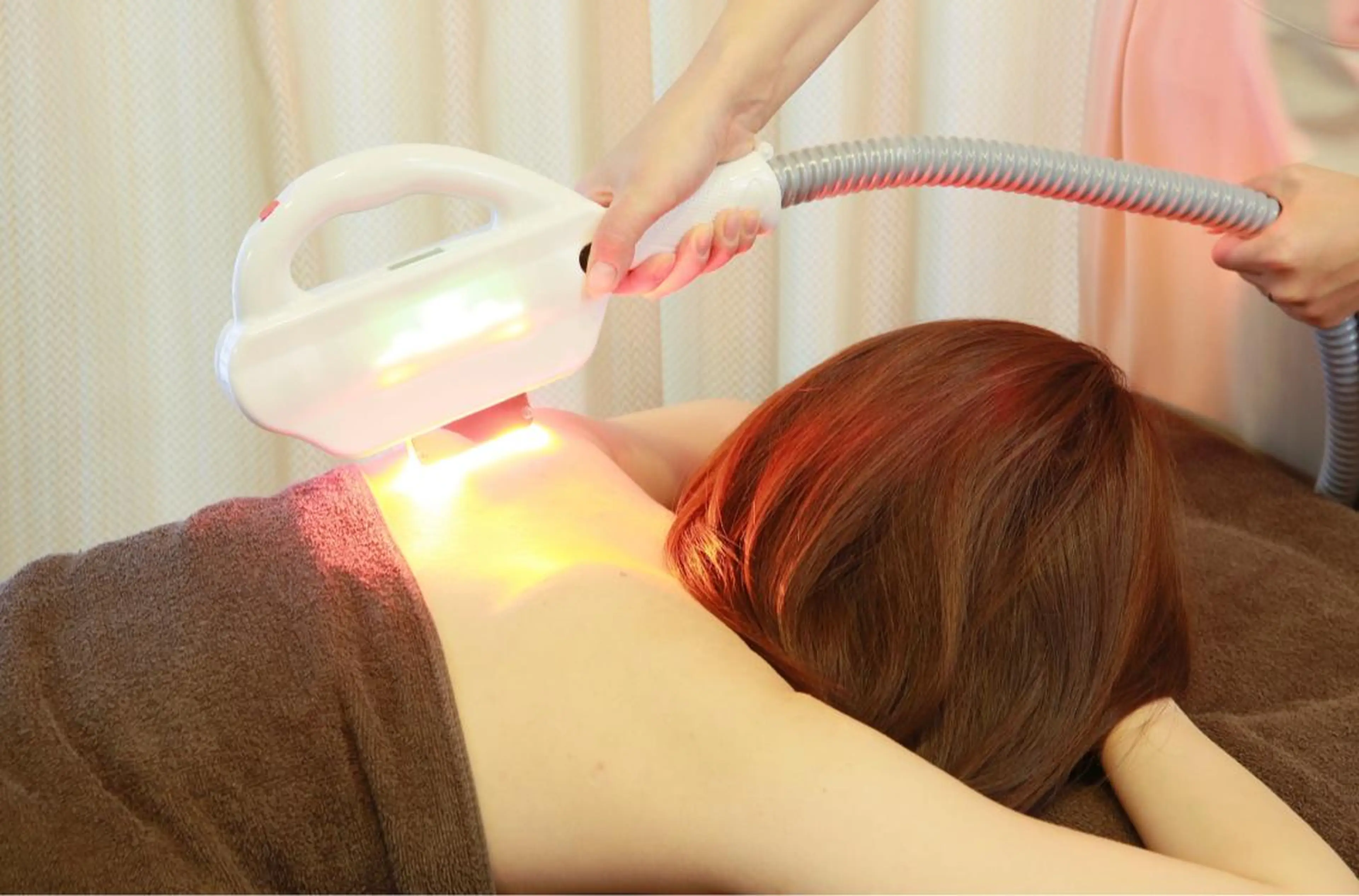 【女性】全身(顔、VIO無し)の写真