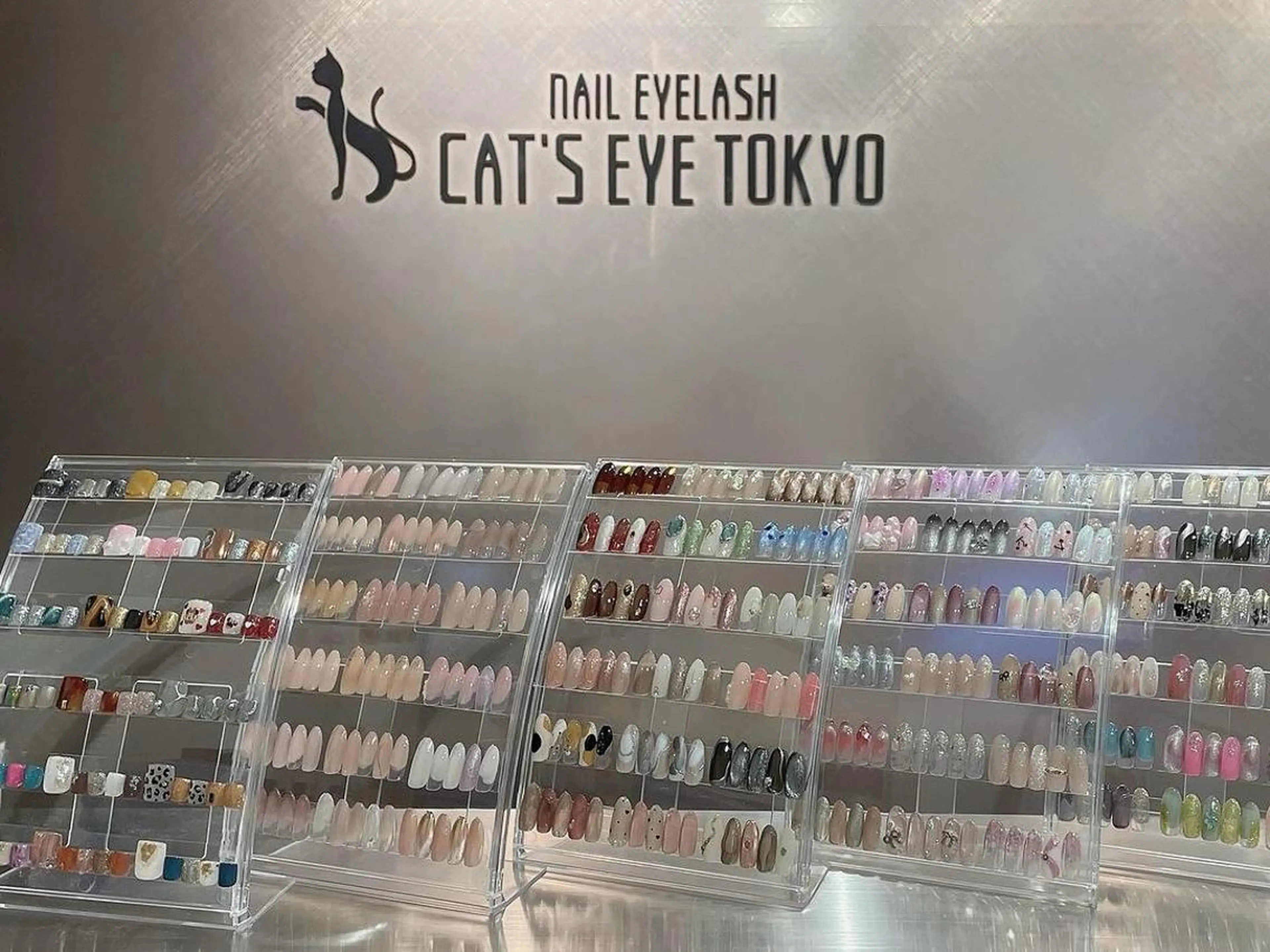 ネイル アートネイル フットネイル ジェルネイル マグネットネイル ミラーネイル Cat's eye TOKYO 新宿店のネイルデザイン