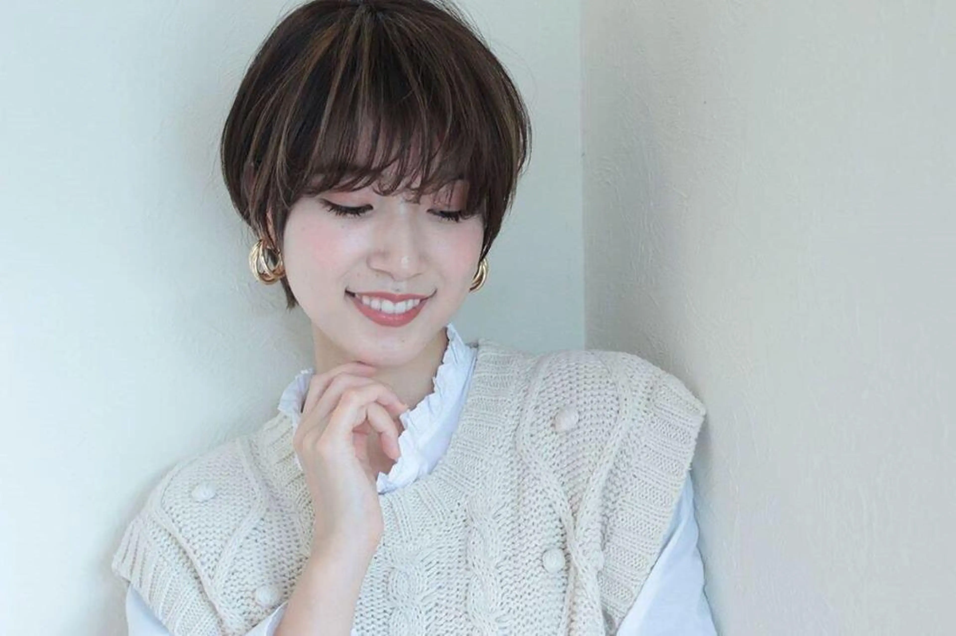 ショート 白髪ぼかしモデル募集 今村理央奈のヘアスタイル