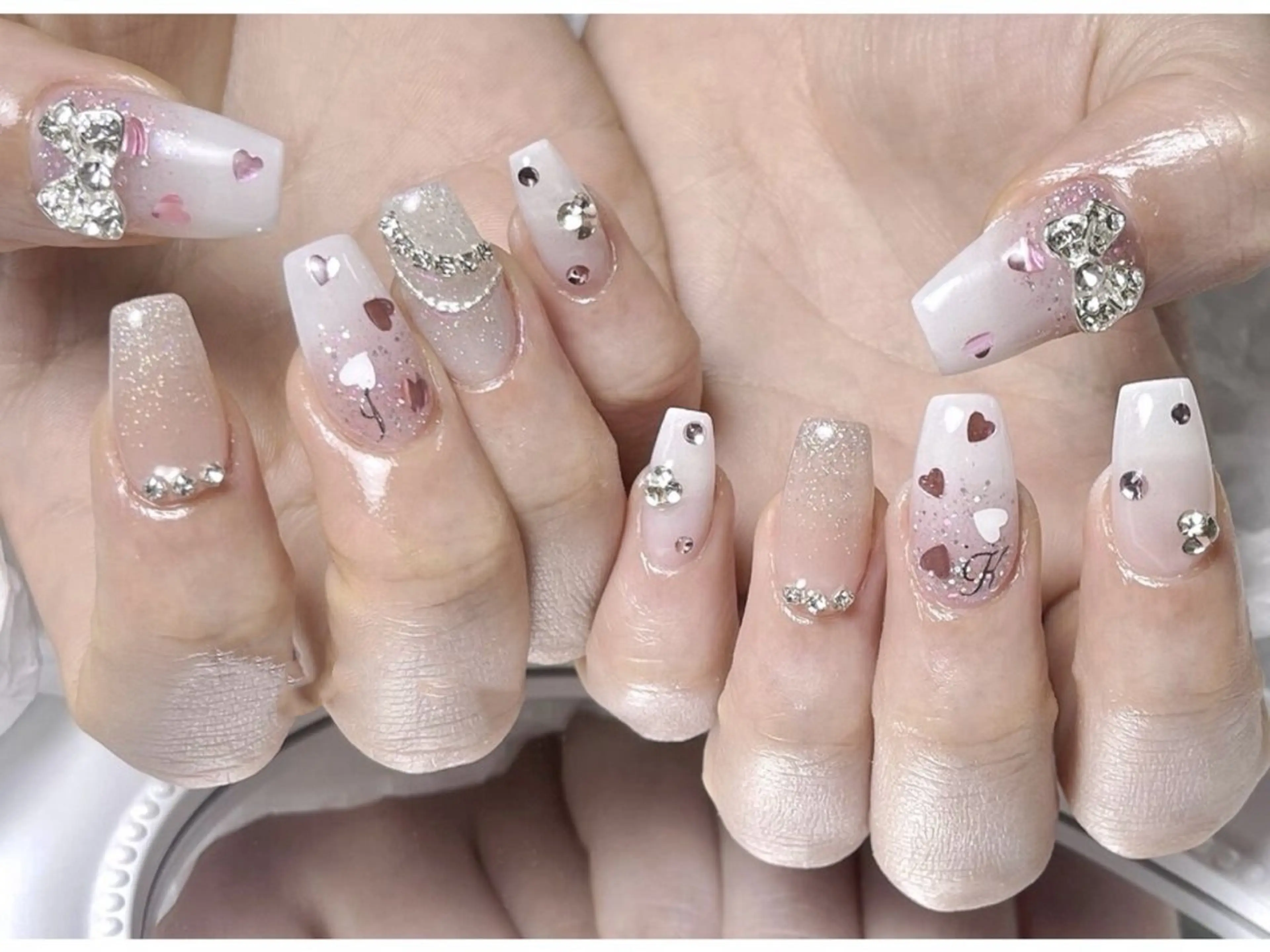 メンズ ネイル アートネイル フレンチネイル ジェルネイル キラキラネイル パラジェル Bloom スカルプ専門店のネイルデザイン