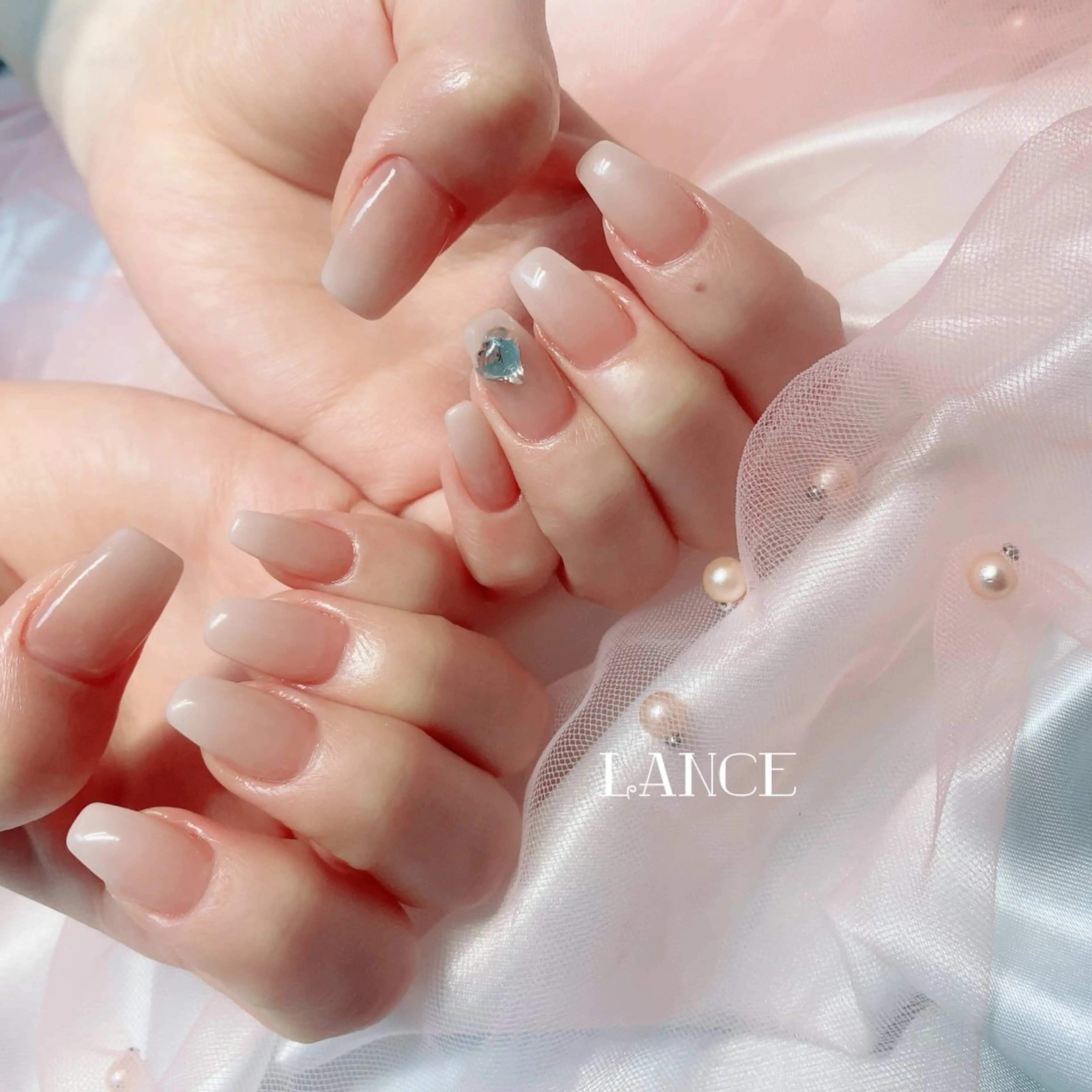 ネイル オーロラネイル フレンチネイル キラキラネイル 韓国ネイル ピンク ハンドネイル Lance nailのネイルデザイン