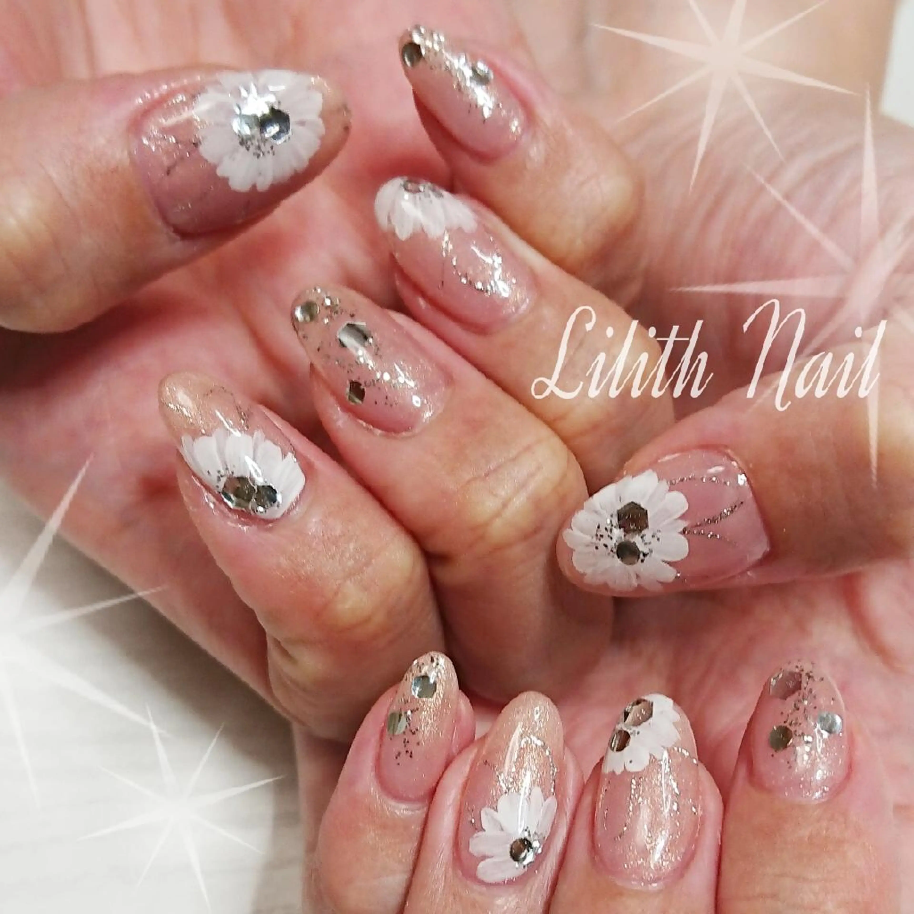 ネイル Lilith Nailのネイルデザイン