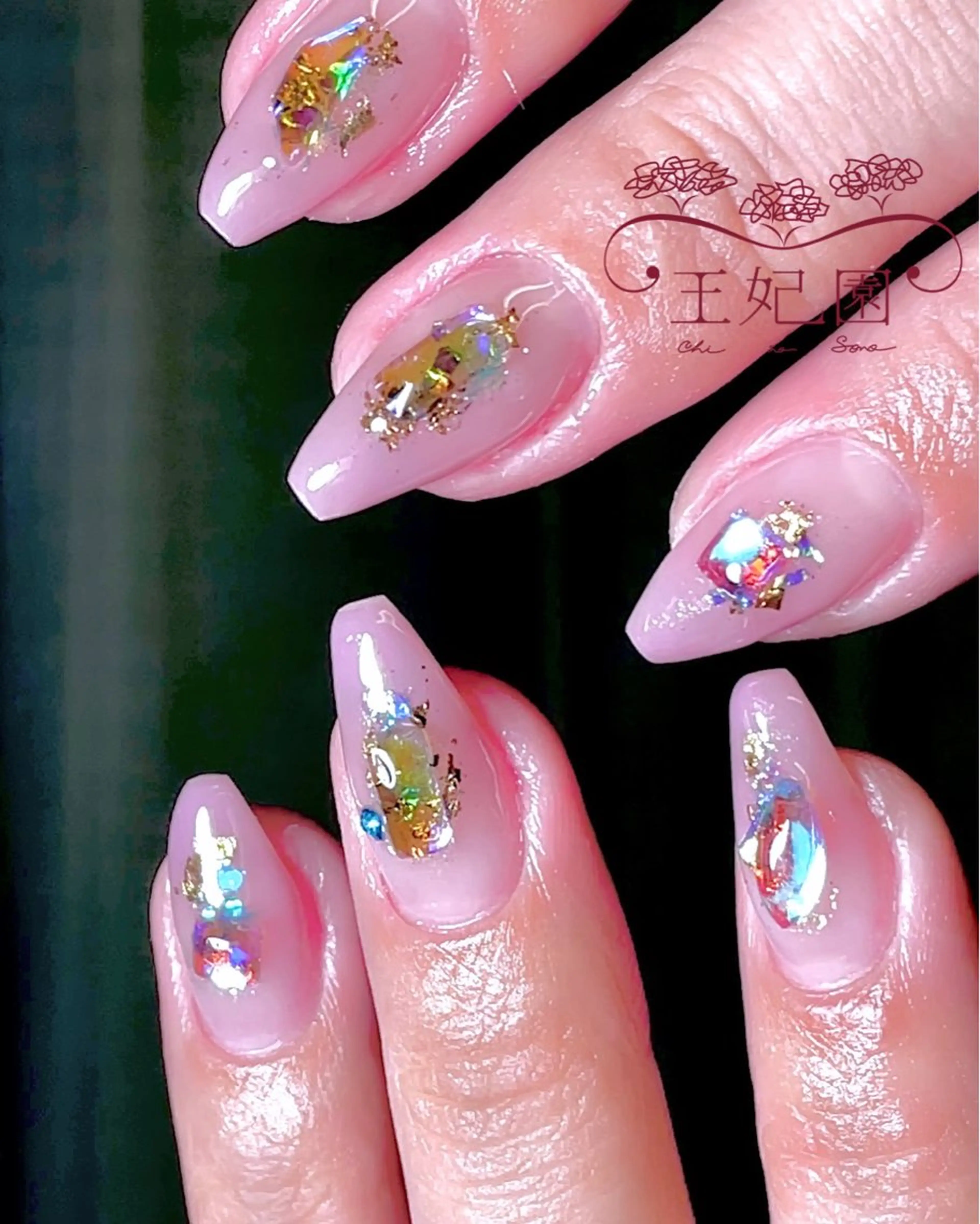 ネイル 氷ネイル・うるうるネイル ストーンネイル ワンホンネイル 冬ネイル nail salon王妃の園所属・王妃の園 ohinosonoのネイルデザイン