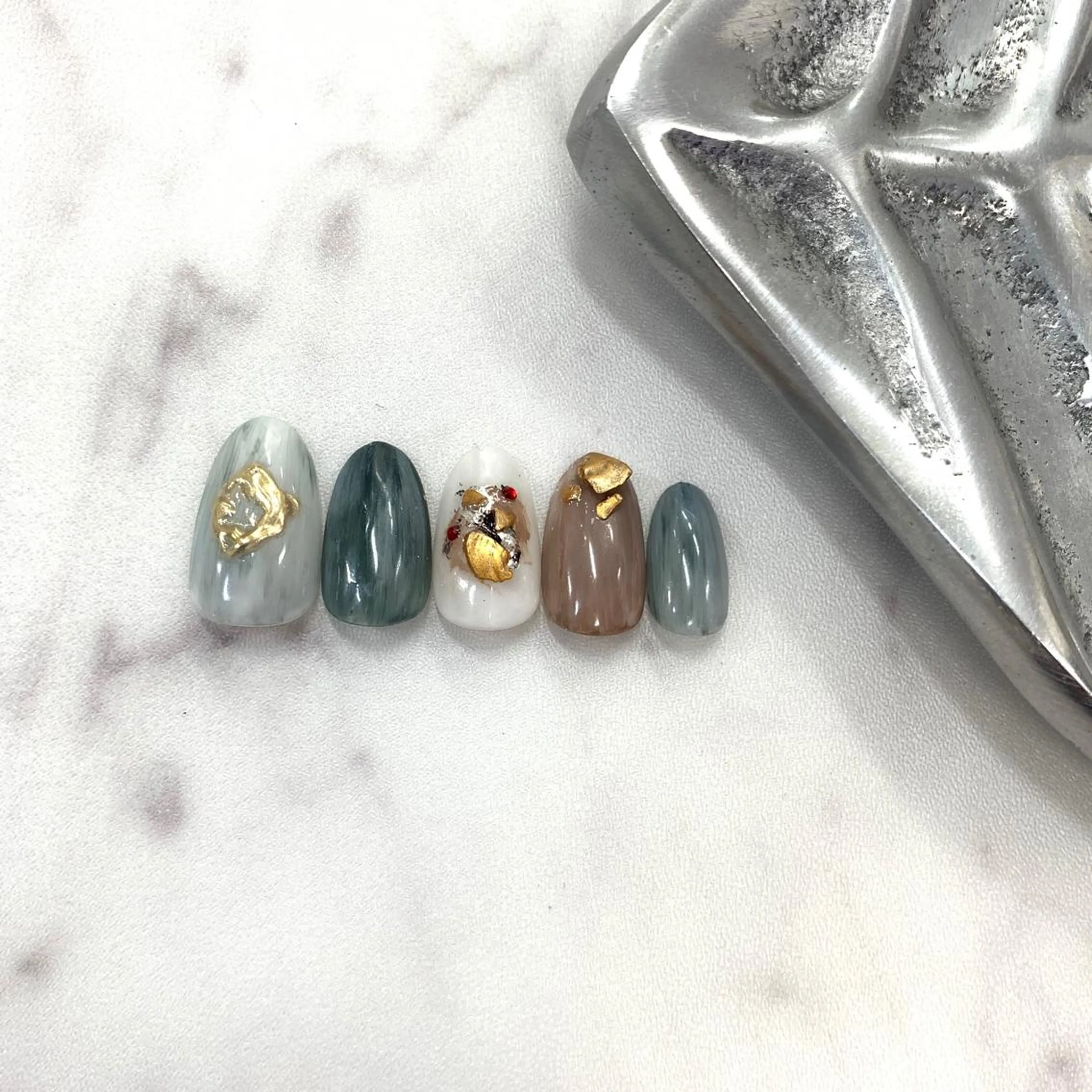 カラー ネイル クリスマス ニュアンスネイル 冬ネイル クリスマス yuri kaのネイルデザイン