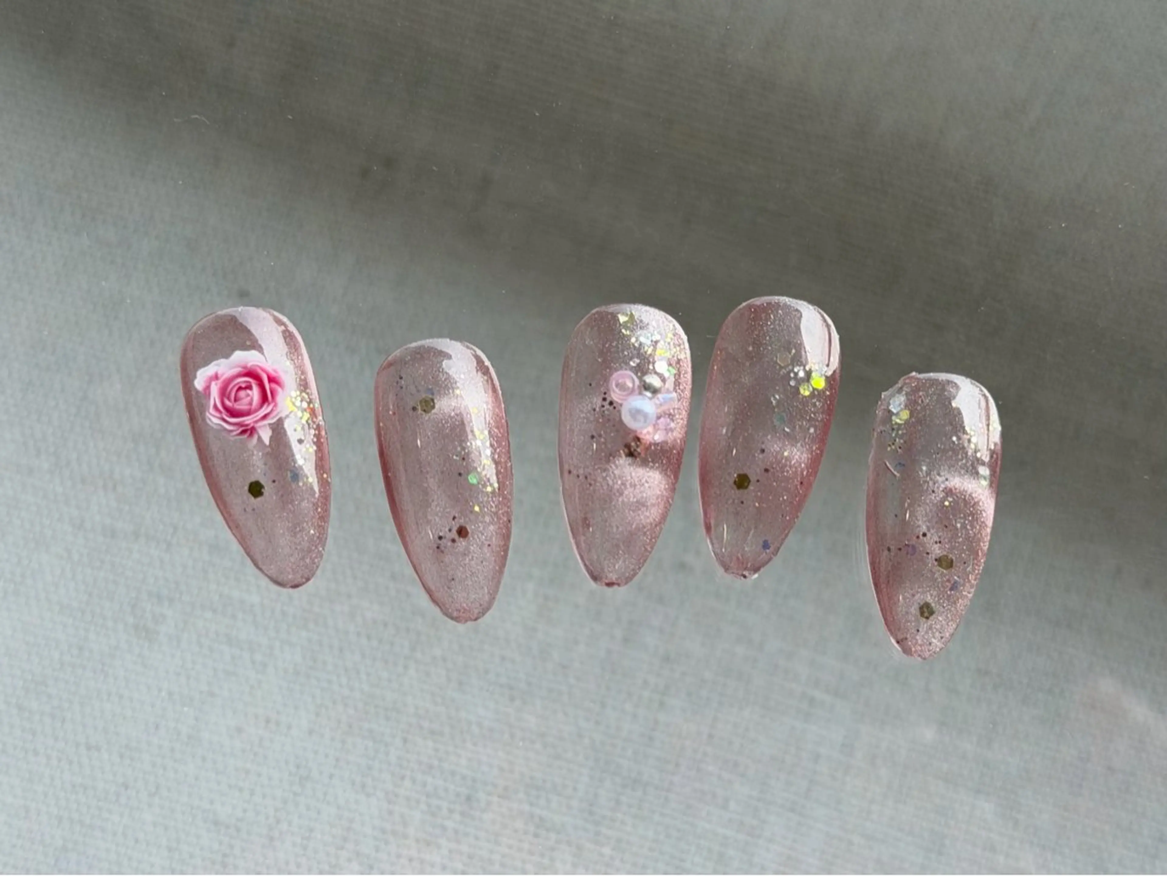 ネイル フラワーネイル ラメ(グリッター) マグネットネイル ハンドネイル ANOVA所属・ANOVA アノヴァのネイルデザイン