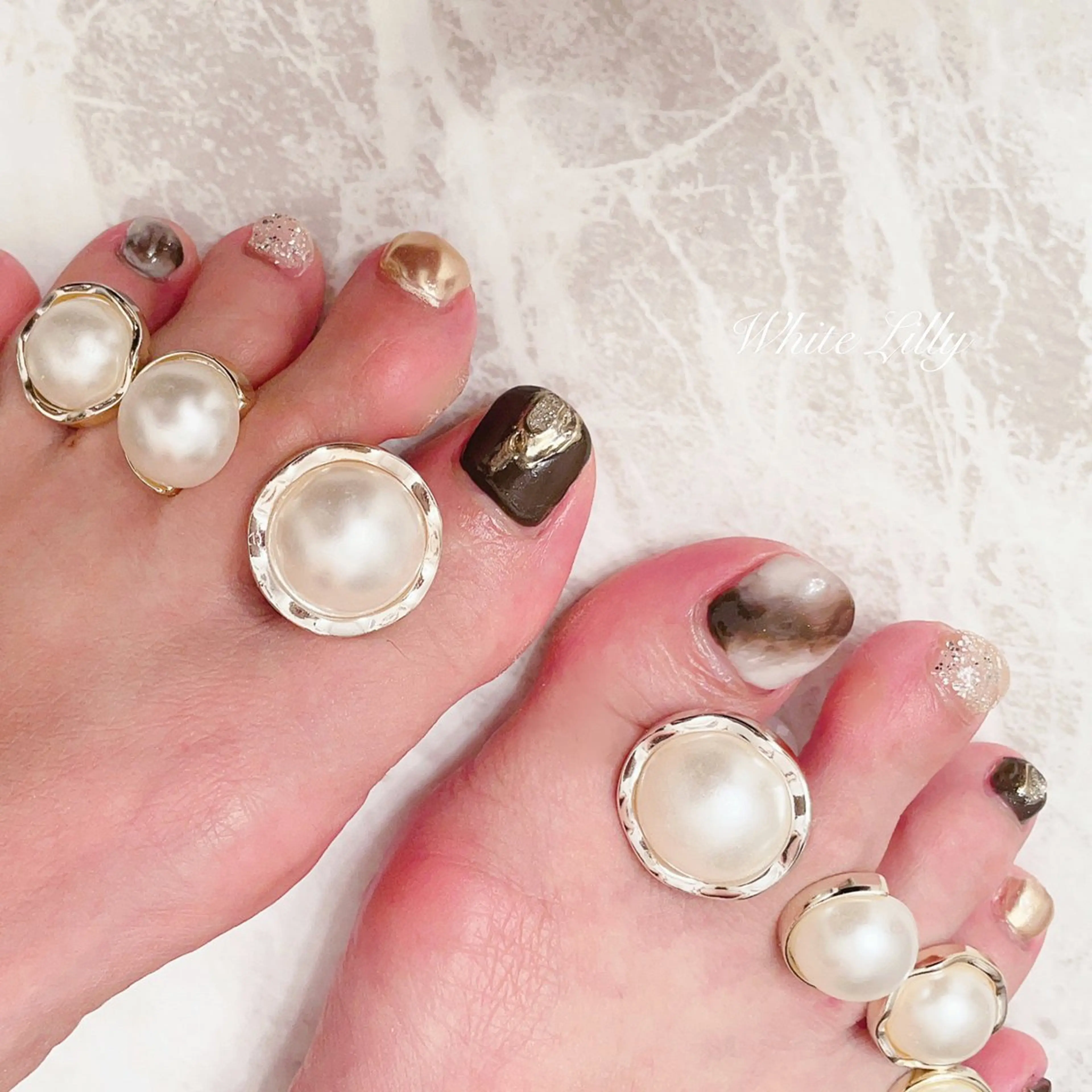 ネイル フットネイル White lily所属・牧田 雅世のネイルデザイン