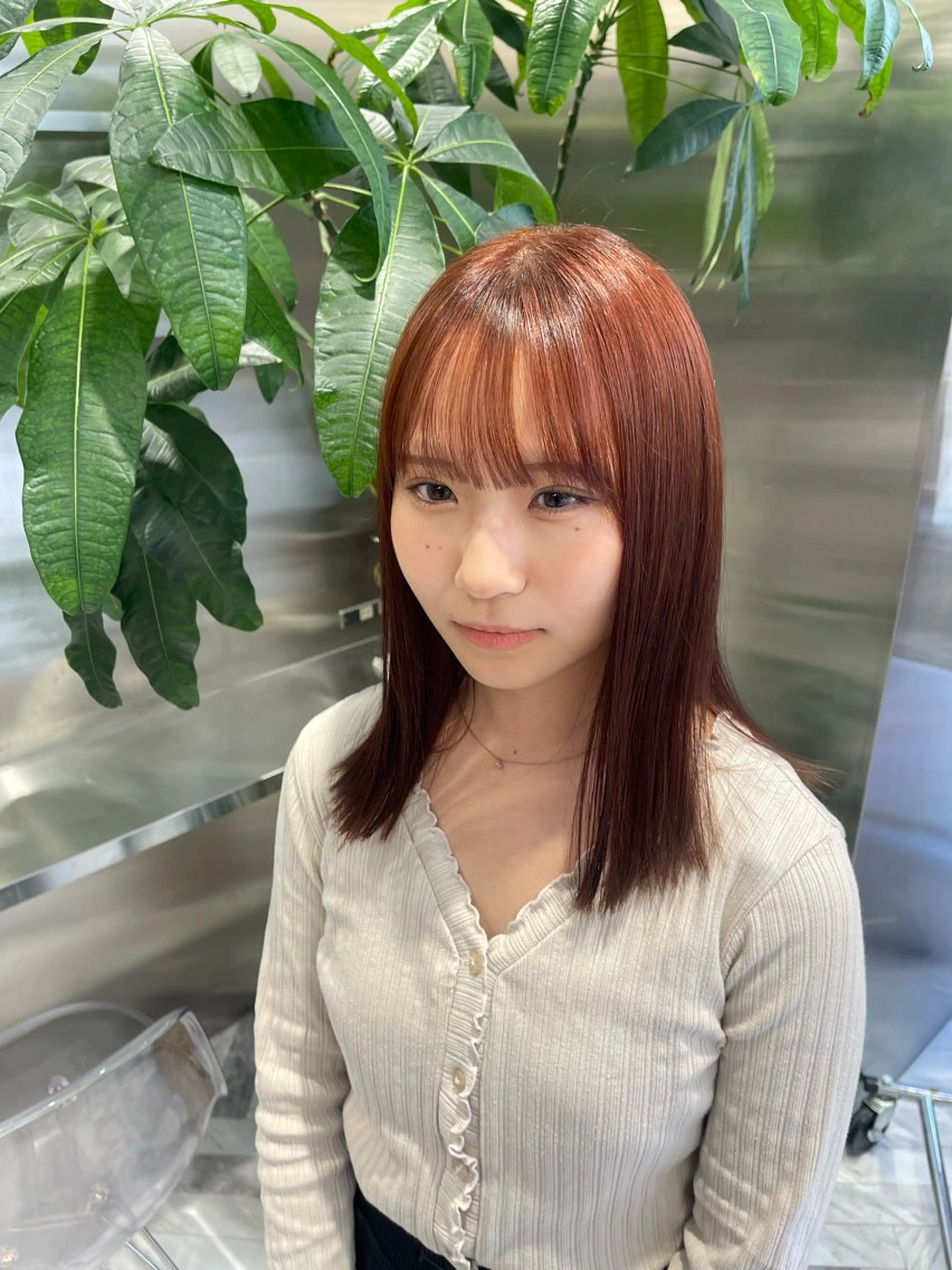 ミディアム 顔まわりレイヤー 顔周りカット 髪質改善 レイヤーカット トリートメント ARISA︎ ハイトーン/メンズCのヘアスタイル