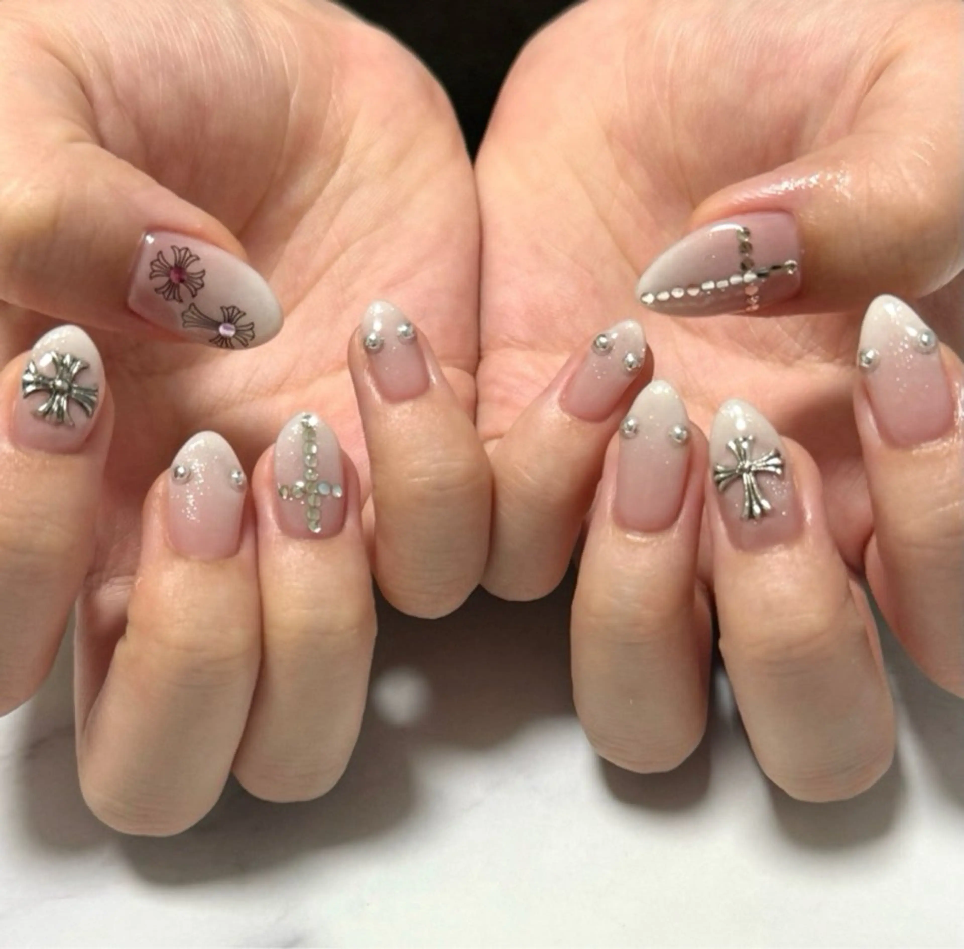 ネイル アートネイル グラデーション キラキラネイル ニュアンスネイル オフィスネイル Jenn Nail Salonのネイルデザイン