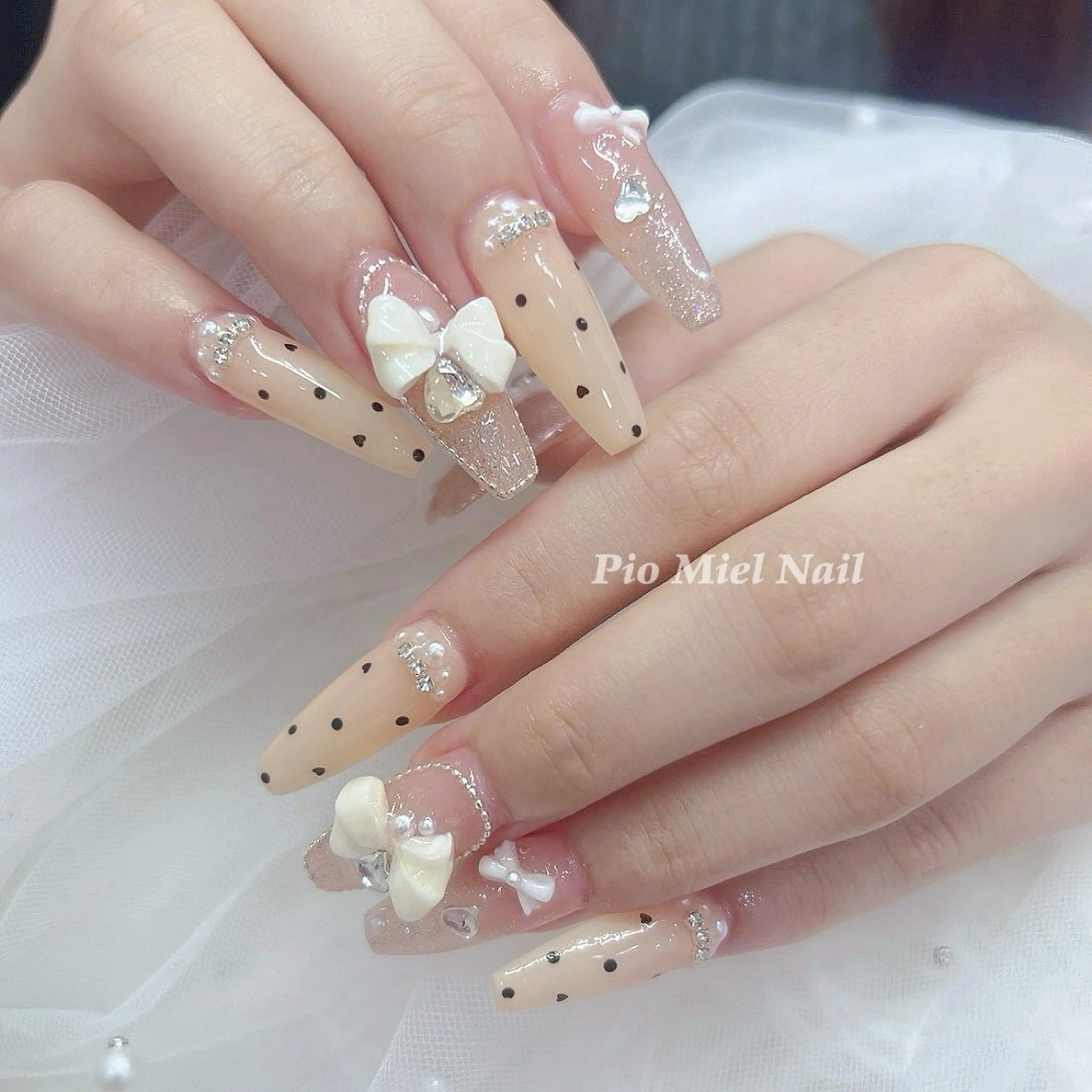 ネイル クリアネイル ドット ガーリー ラメ(グリッター) ロングネイル ハンドネイル HANA 長さだしのネイルデザイン