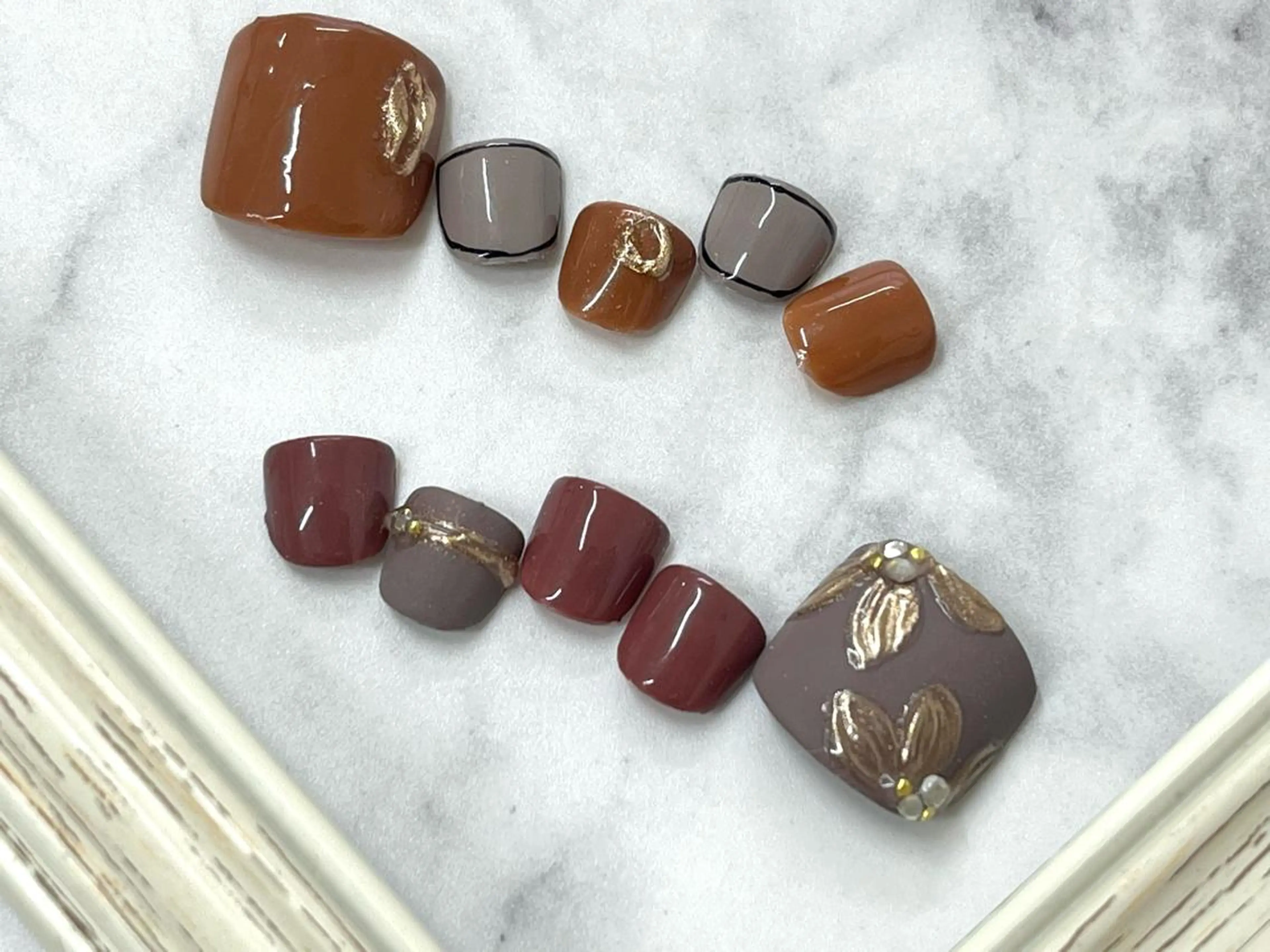 ネイル フットネイル Regene ARAKIのネイルデザイン