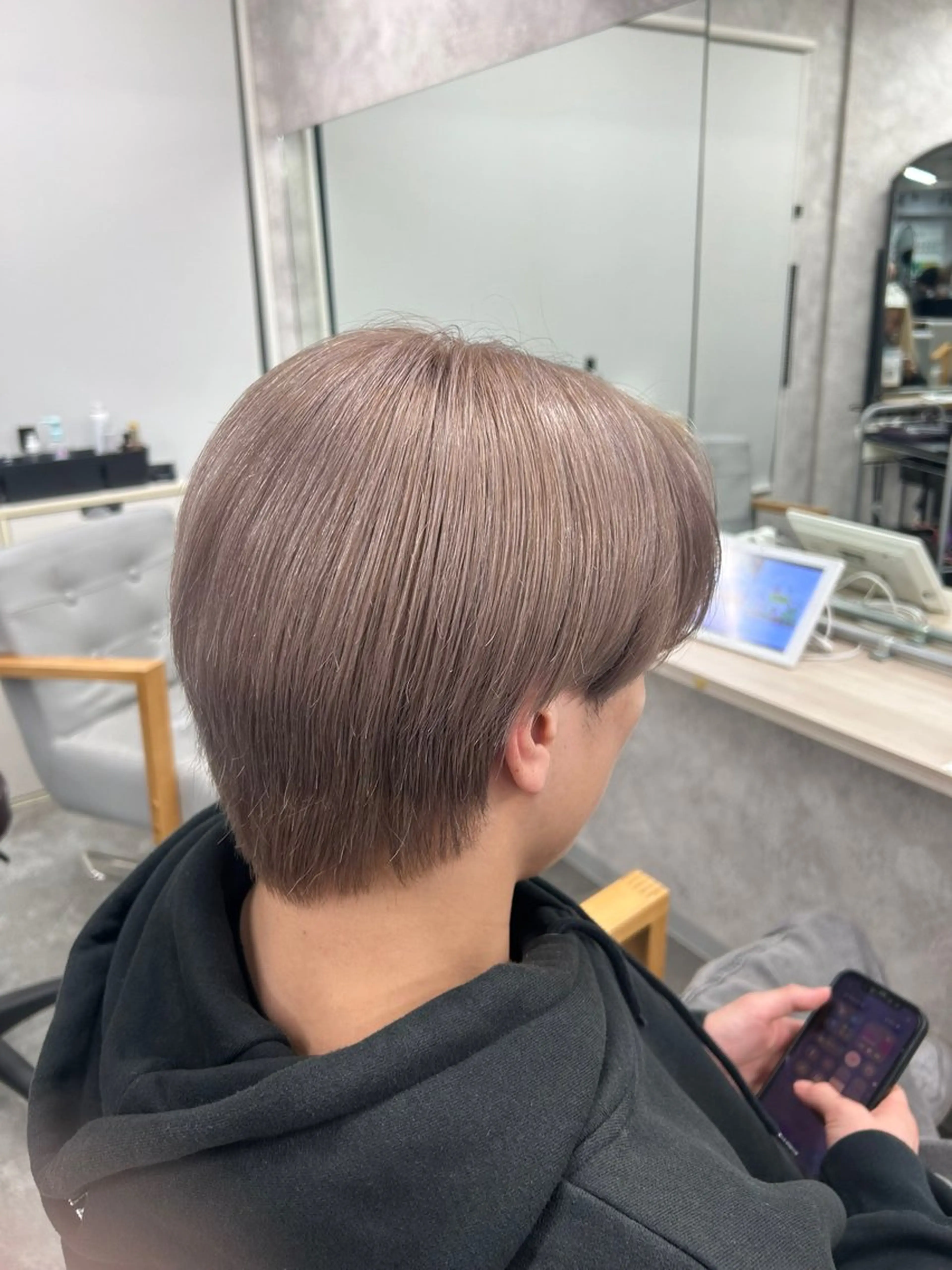 カラー メンズ 💗ツヤ髪ハイトーン 💗RIKOのヘアスタイル