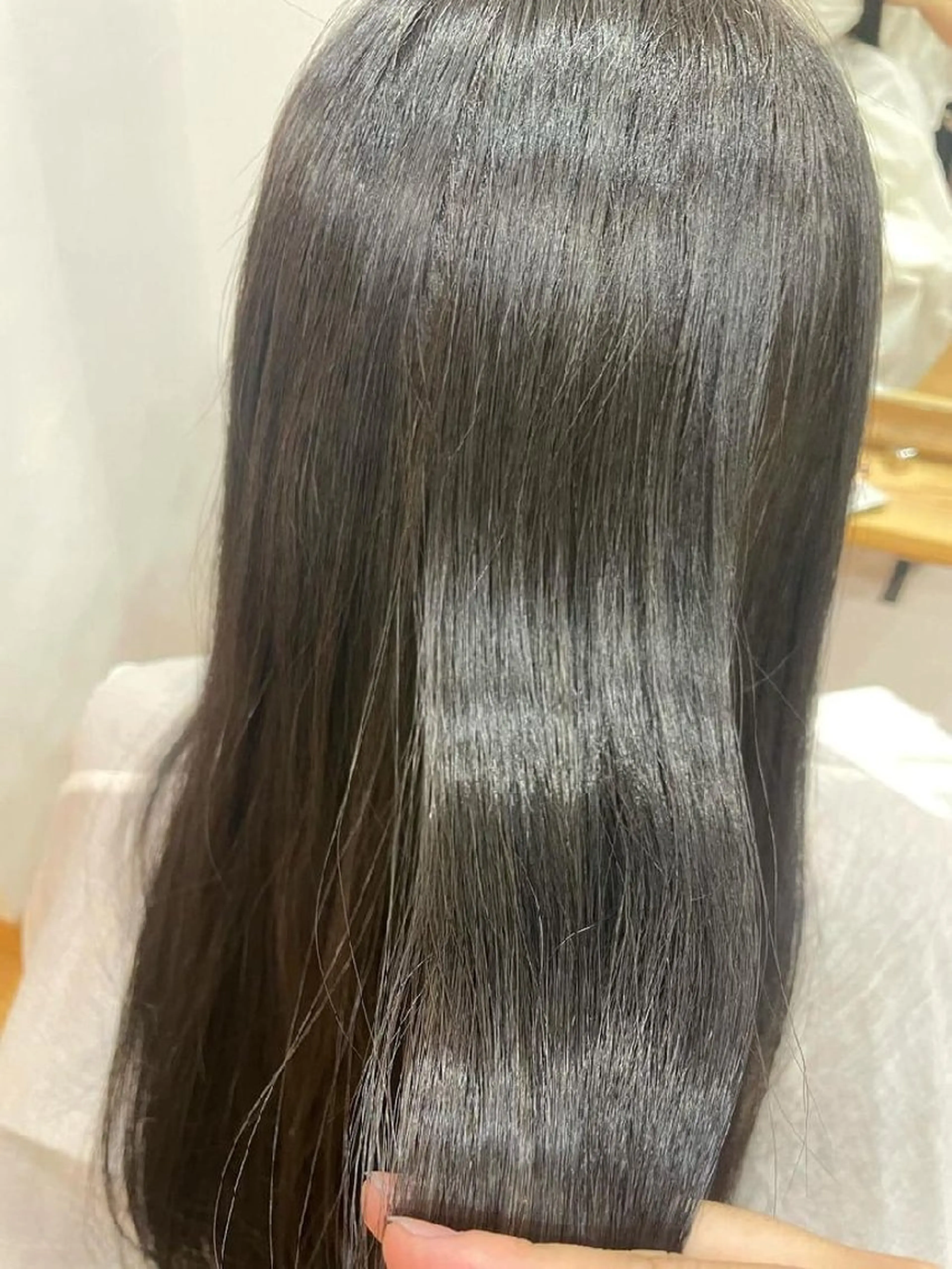 セミロング カラー ケアカラー Era Hatsuneのヘアスタイル