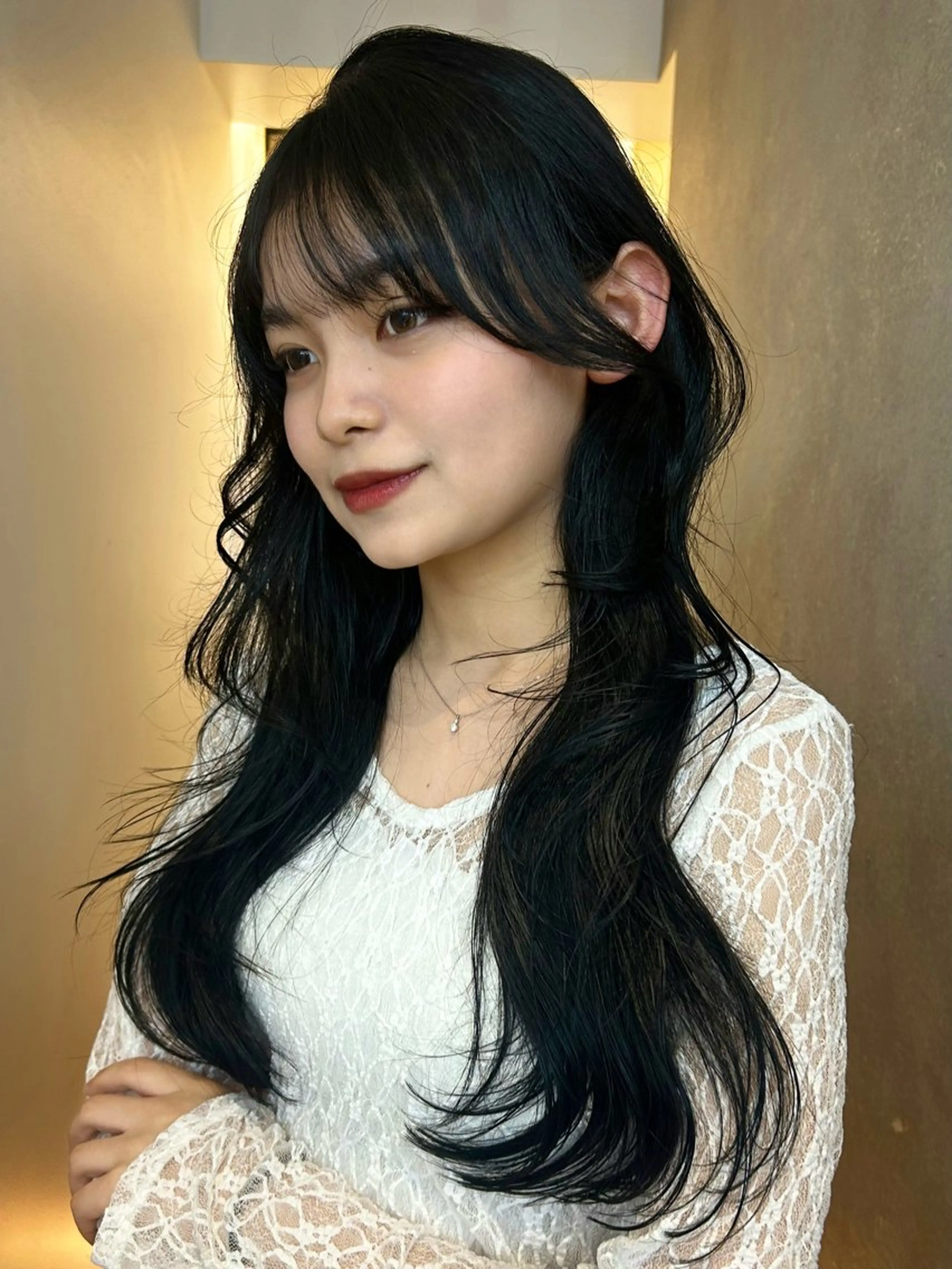 セミロング カラー ヘアカラー 🌟暖色系ハイトーン 🌟AIのヘアスタイル