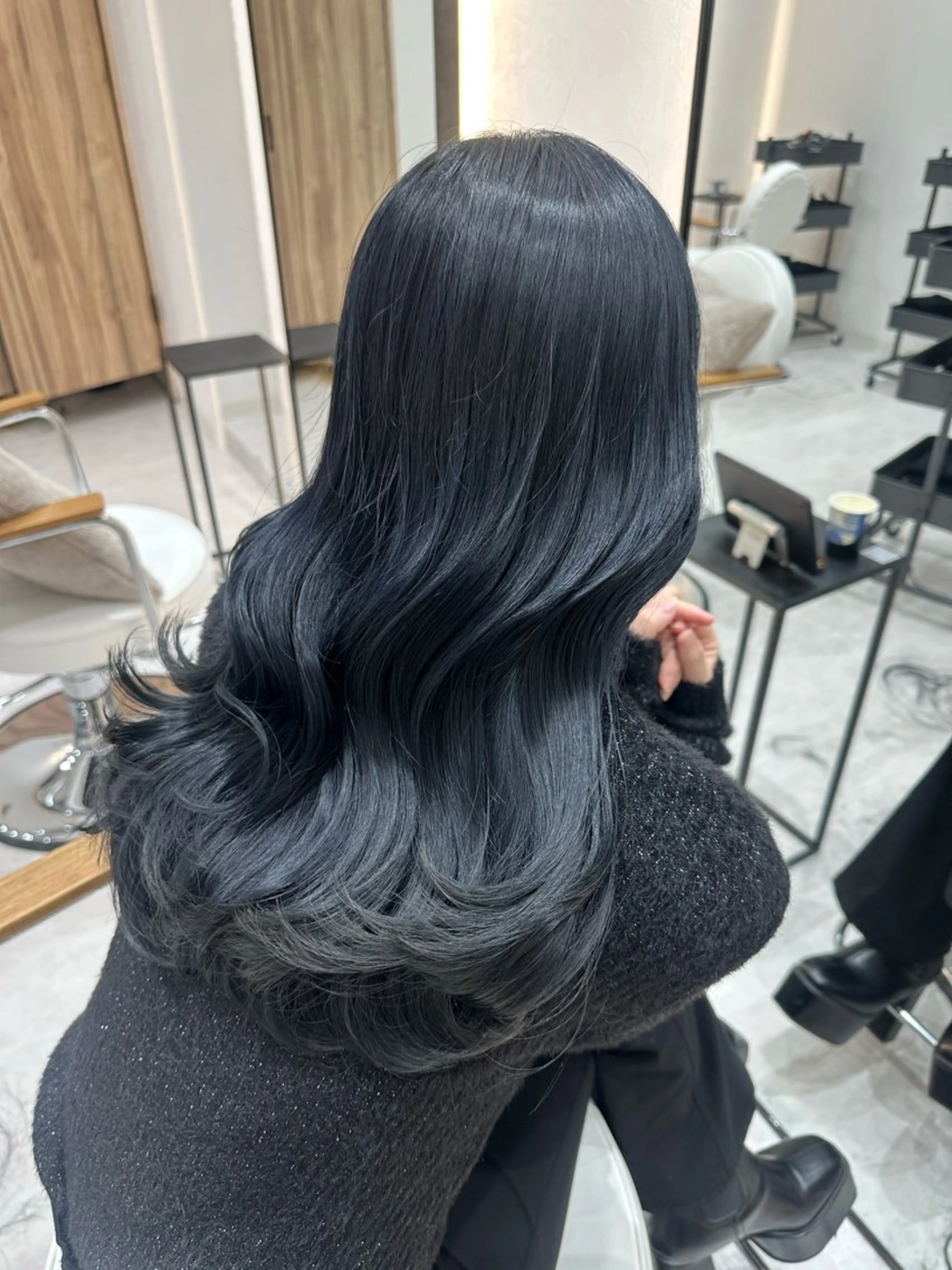 セミロング カラー アディクシーカラー ブリーチ ブルーカラー ケアブリーチ デザインカラー 韓国ヘア顔周りカット 艶髪ベージュtamaのヘアスタイル