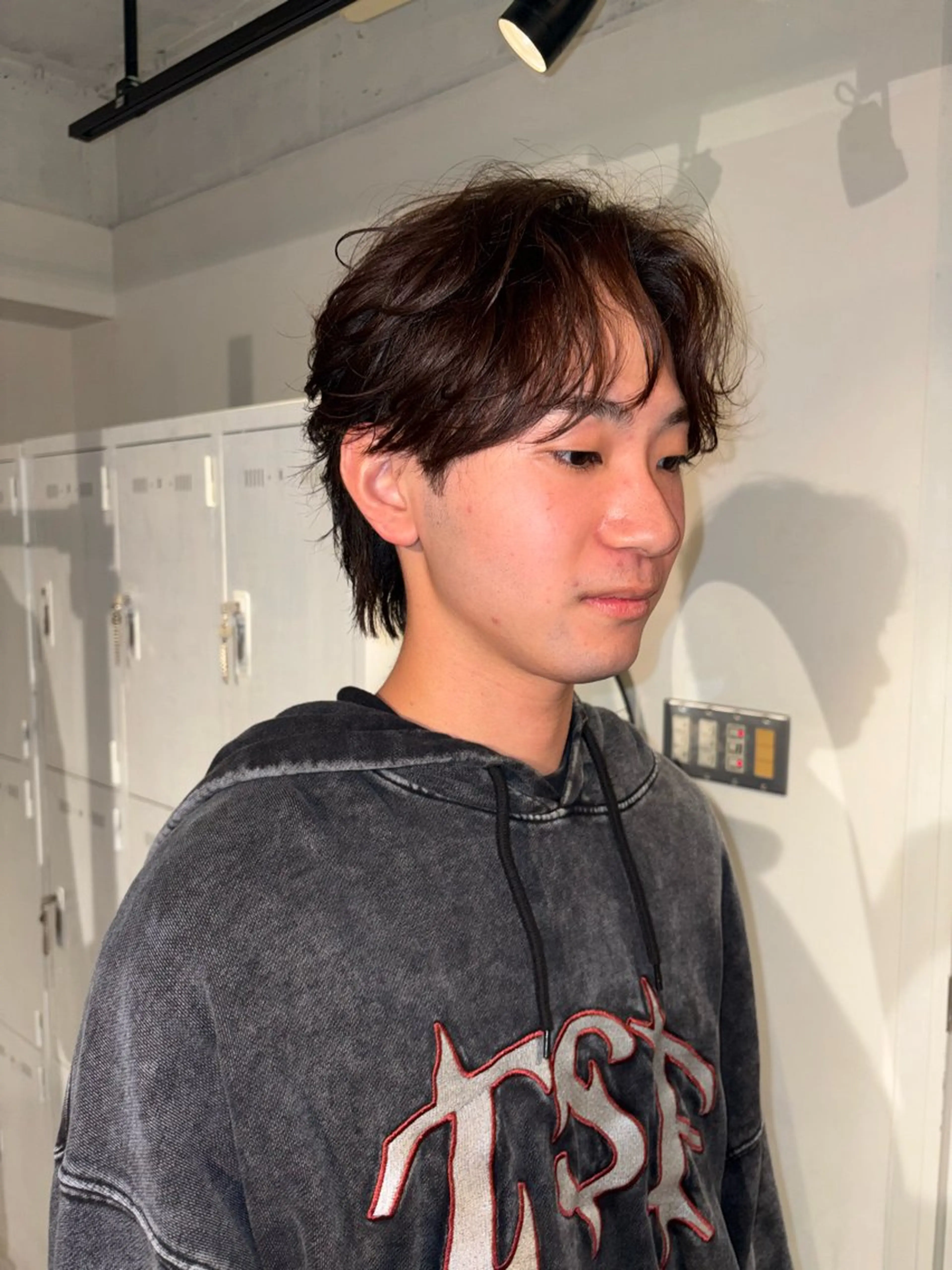 ショート パーマ メンズ センターパート ダウンパーマ フェザーパーマ カルマパーマ メンズ韓国風 カット パーマ become men's hair 名駅店所属・名駅/フェザーパーマ 韓国ヘア/森岡のヘアスタイル