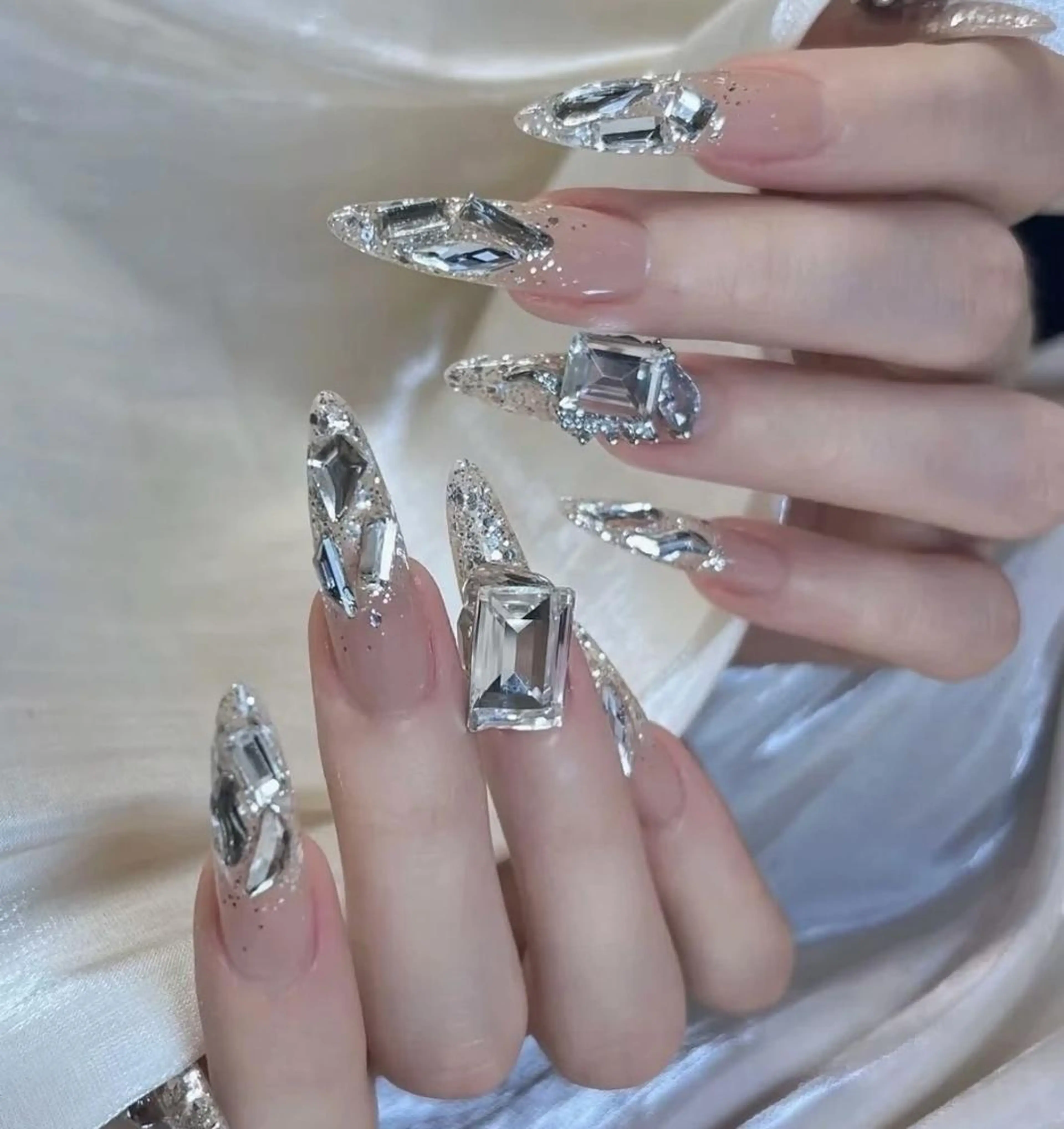 ネイル ハンドネイル ハンドケア AB マツエクネイルサロンのネイルデザイン