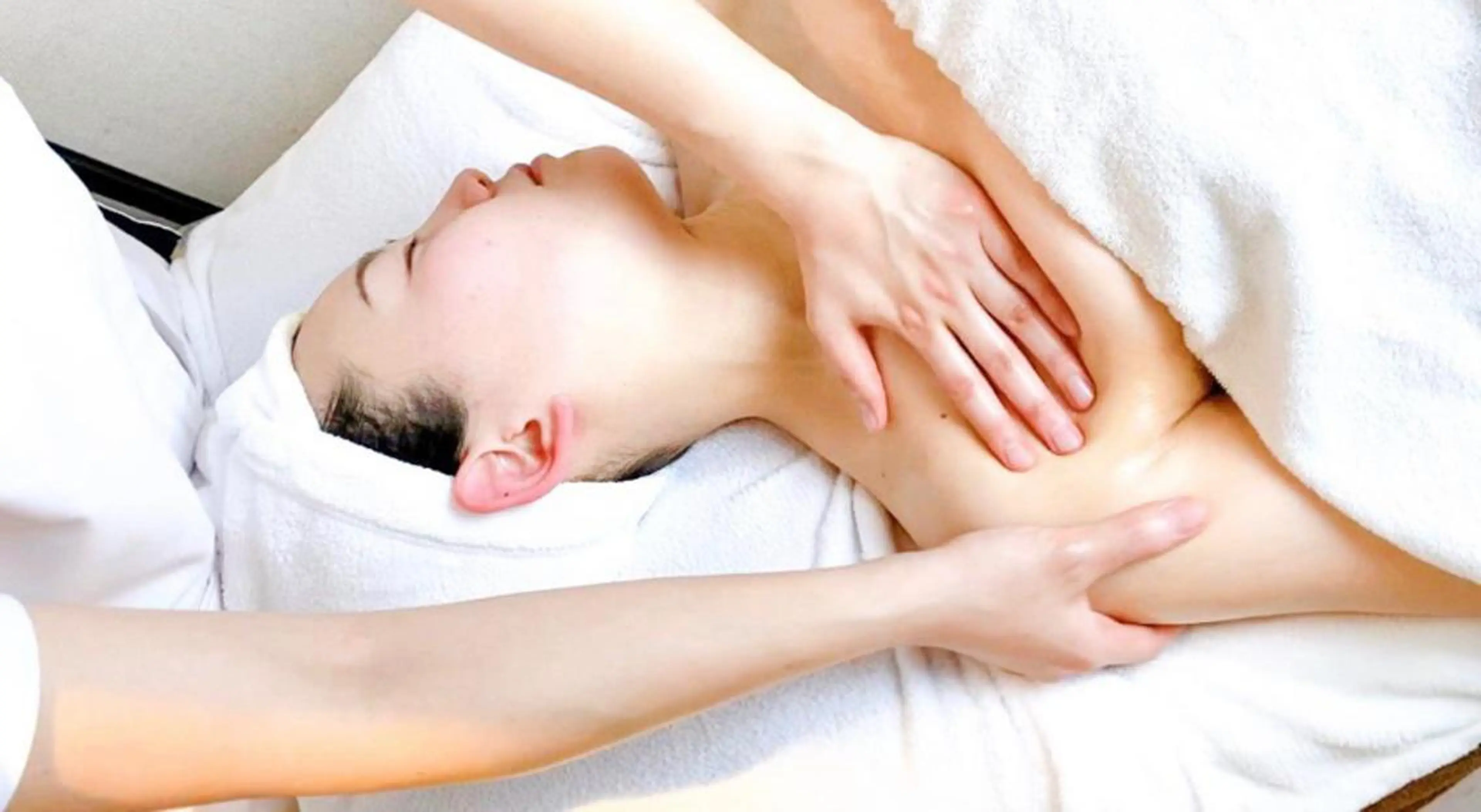 ミディアム カラー パーマ ヘアアレンジ メンズ キッズ ネイル マツエク・マツパ アイブロウ エステ リラク ニキビ・肌質改善専門 ♡人生が変わるサロンのエステ・リラクイメージ