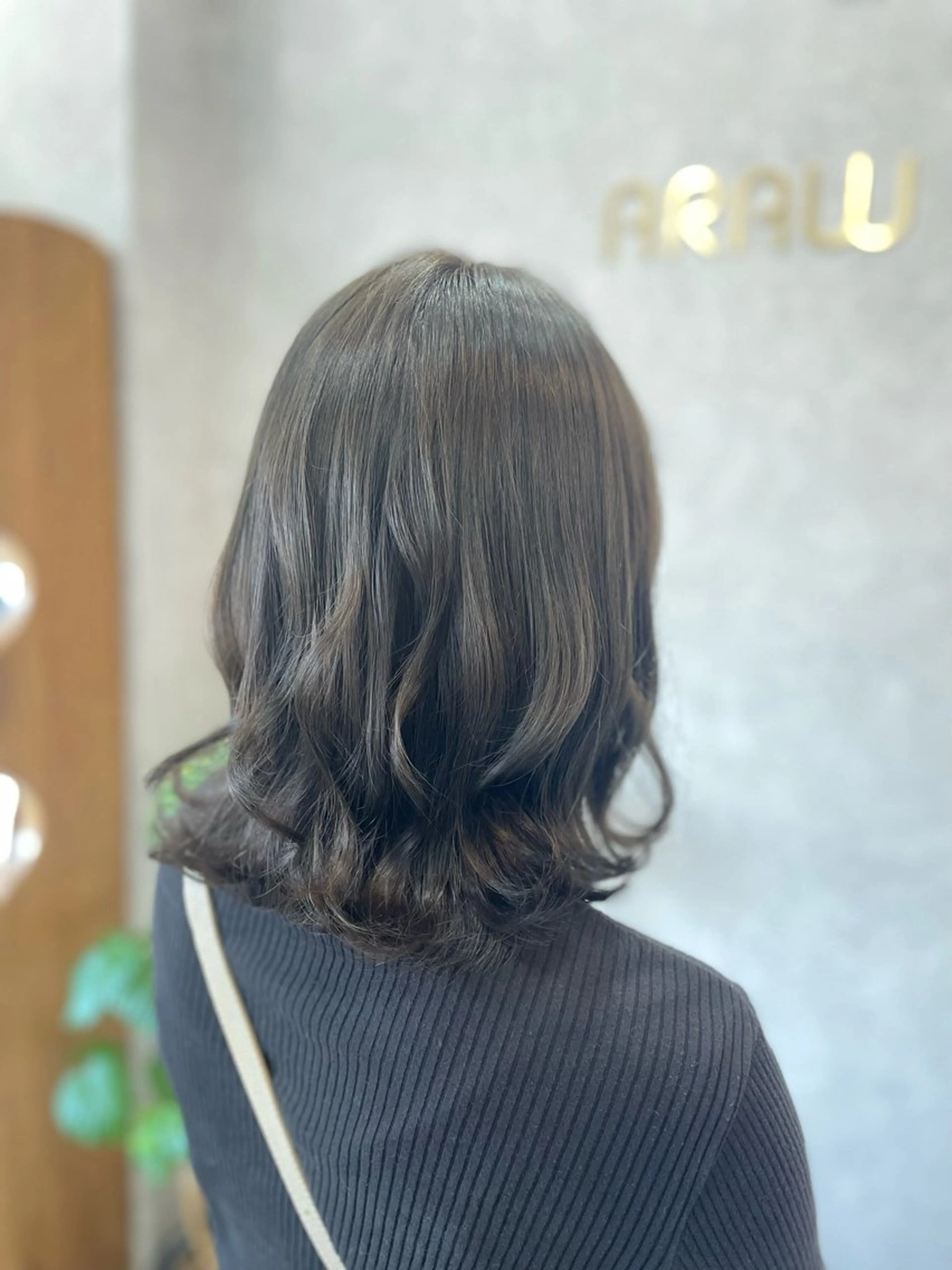 ミディアム カラー グレージュ オリーブグレージュ オリーブグレー BOTANIUM.An所属・BOTABIUM nanamiのヘアスタイル