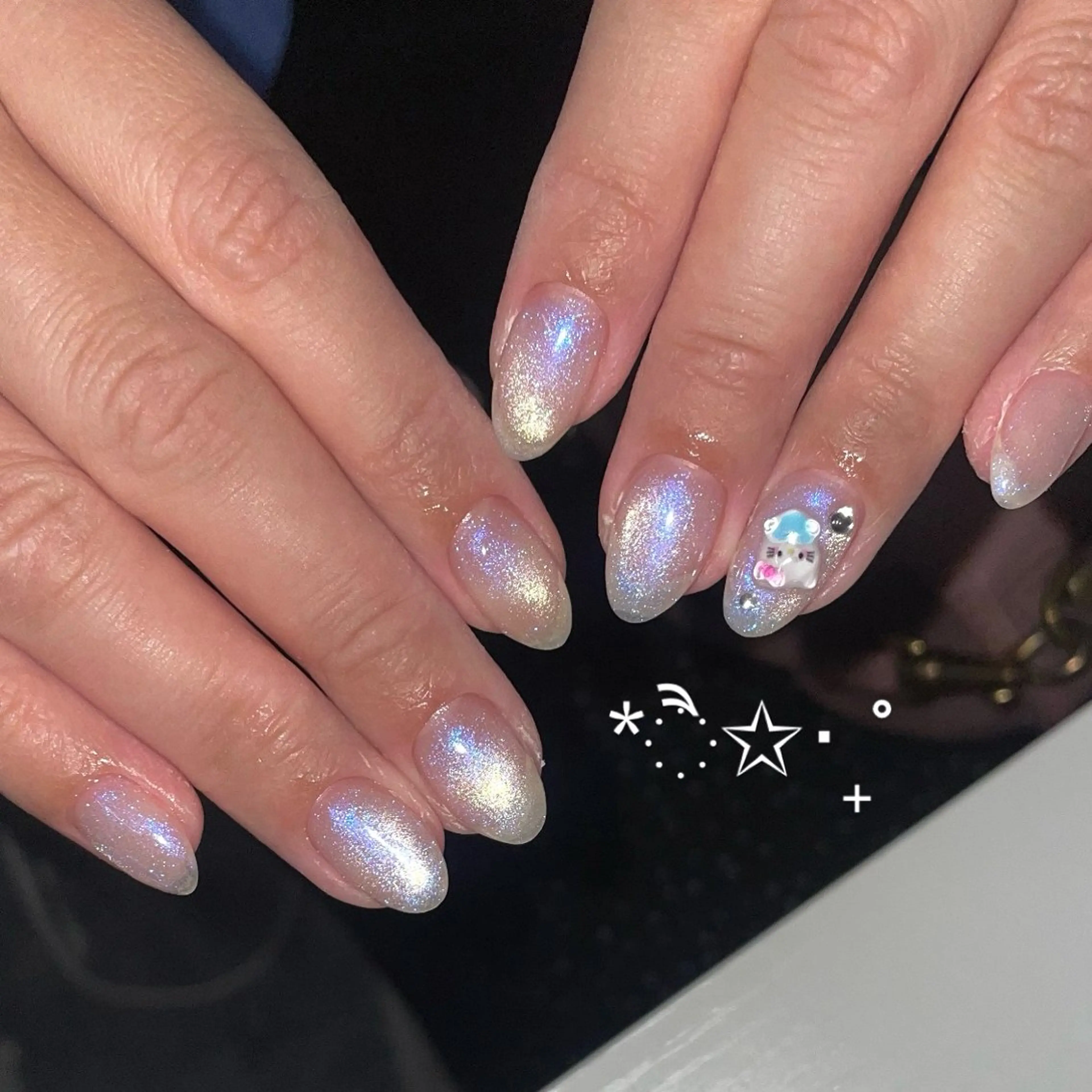 ネイル オーロラネイル ハンドネイル yuna@ 練習生☘️のネイルデザイン