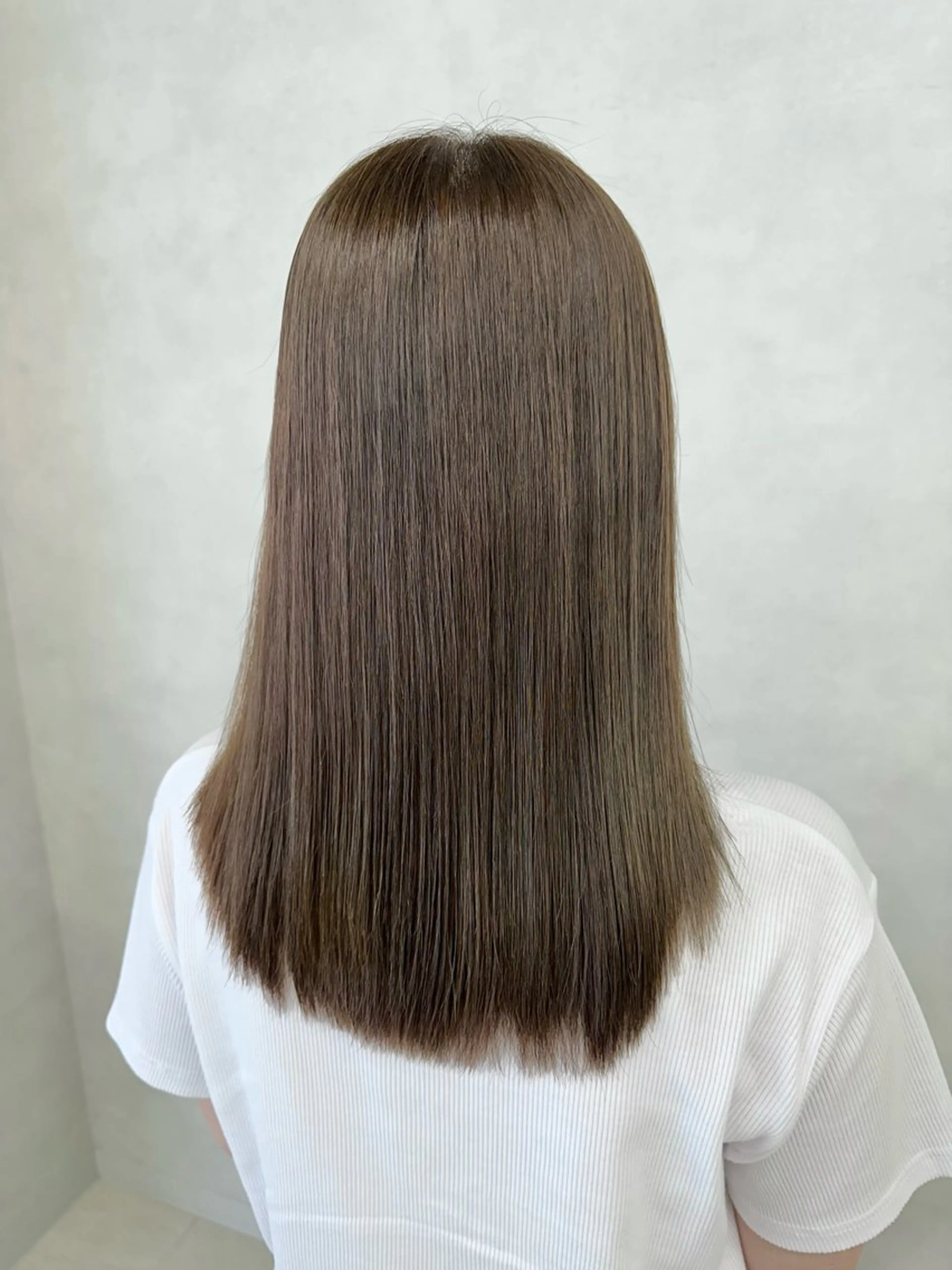 ロング カラー ブリーチ 透明感カラー ダブルカラー ブリーチなしカラー 顔まわりレイヤー カット ヘアカラー トリートメント 大人レイヤー& 透明感カラー💄のヘアスタイル