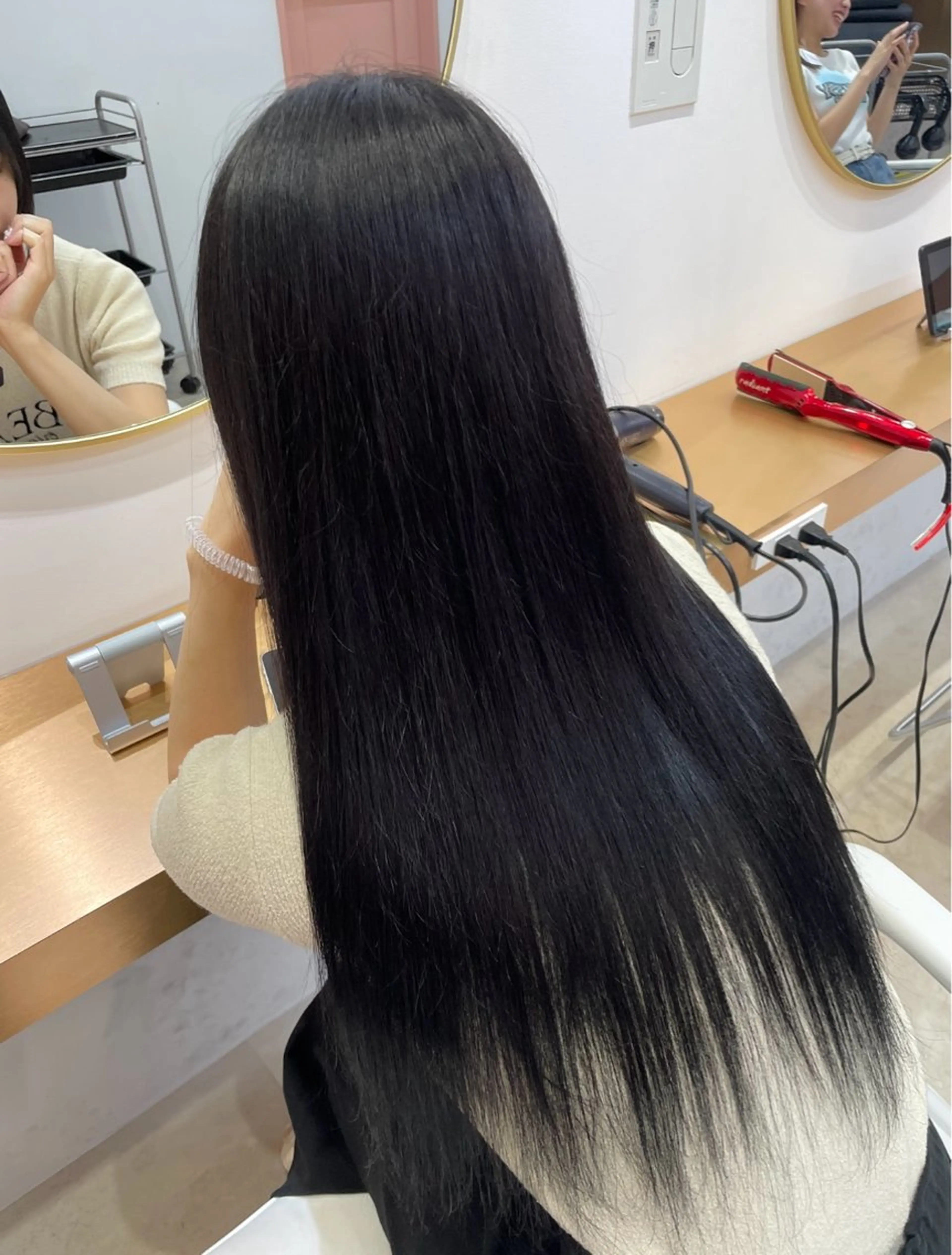 ロング カラー ワンホンレイヤー 福岡天神RAIRAのヘアスタイル