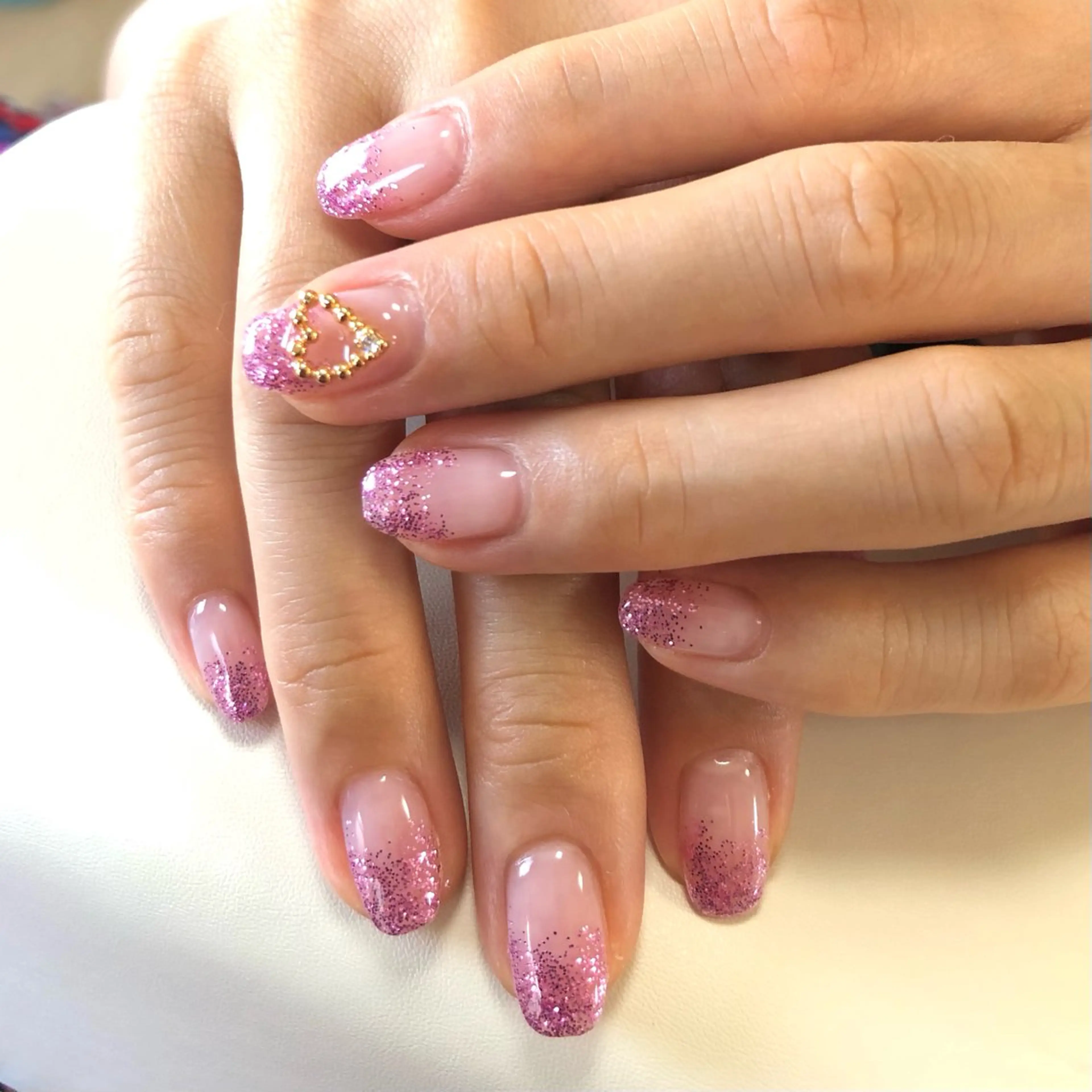 ネイル グラデーション ラメ(グリッター) ラメグラデーション ピンク ハンドネイル meeho所属・salon *meehoのネイルデザイン