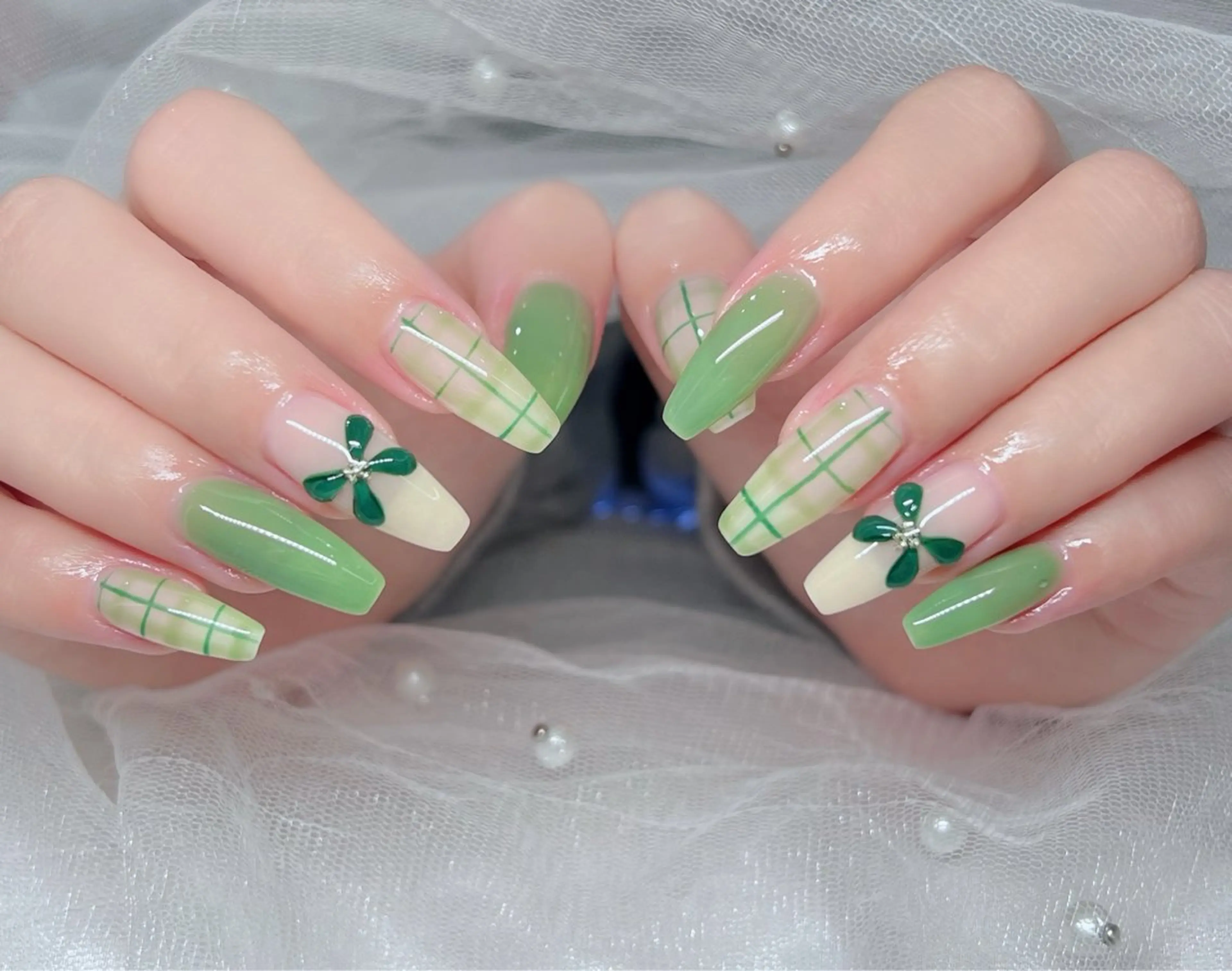 ネイル ハンドネイル 🎀PG🩵 ネイルサロンのネイルデザイン