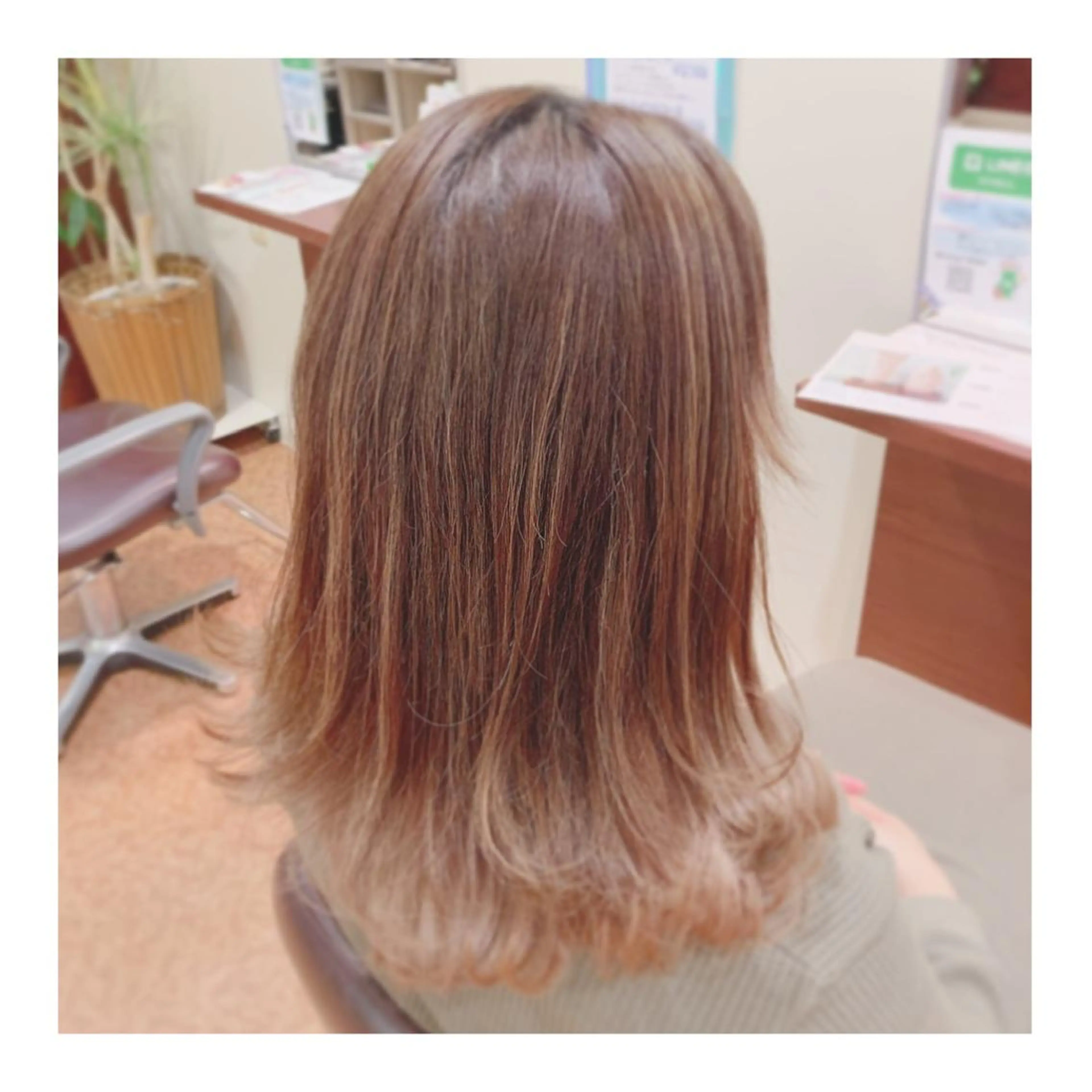 セミロング カラー ブリーチ ハイライトカラー ハイトーンカラー 外国人風カラー ハイライト Hair salon Reve〜レーヴ〜所属・髪質改善・美髪矯正 特化型美容師・北野のヘアスタイル