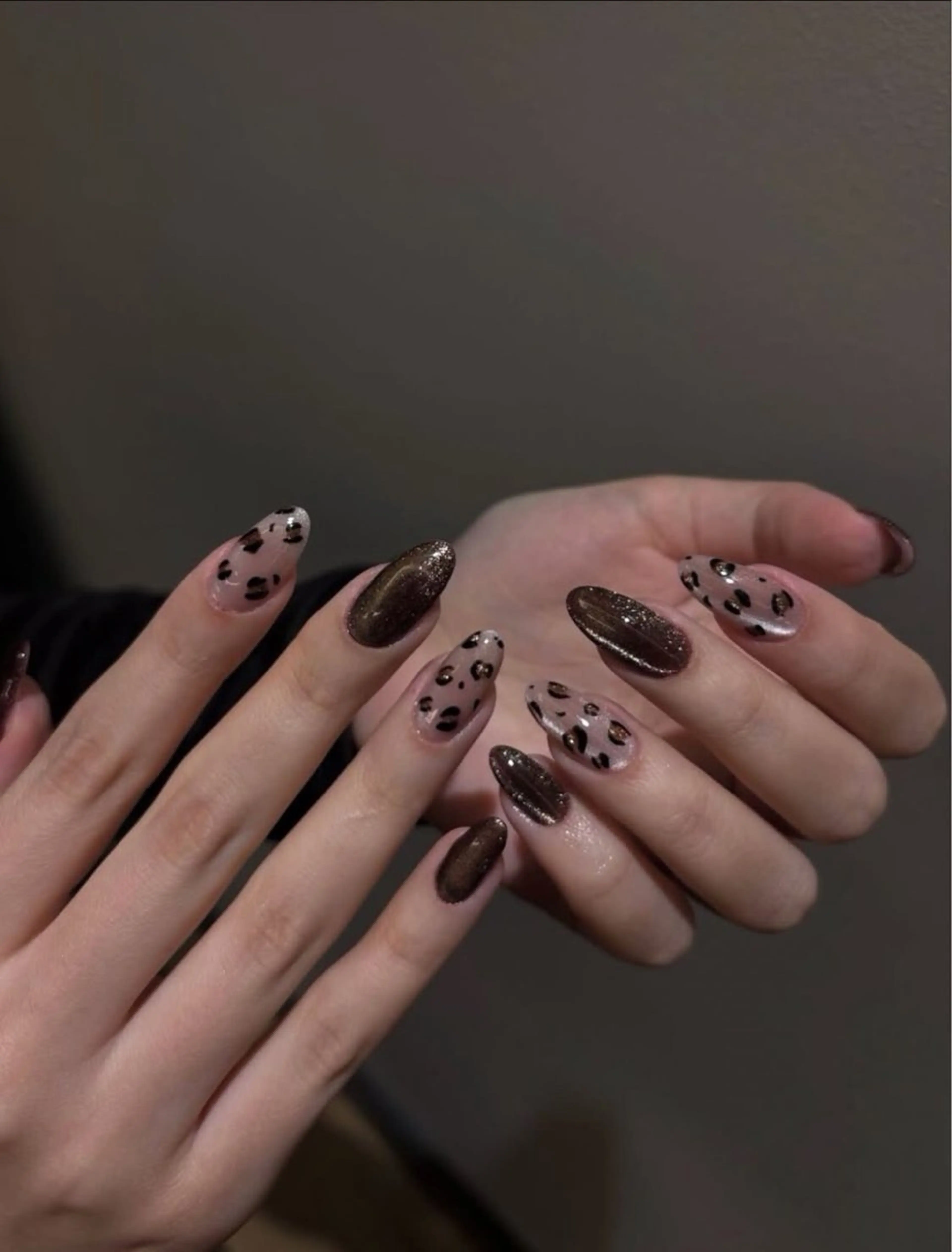 ネイル グラデーション ラメ(グリッター) マグネットネイル ミラーネイル ニュアンスネイル ハンドネイル Lumi de nails所属・Lumi de nailsのネイルデザイン