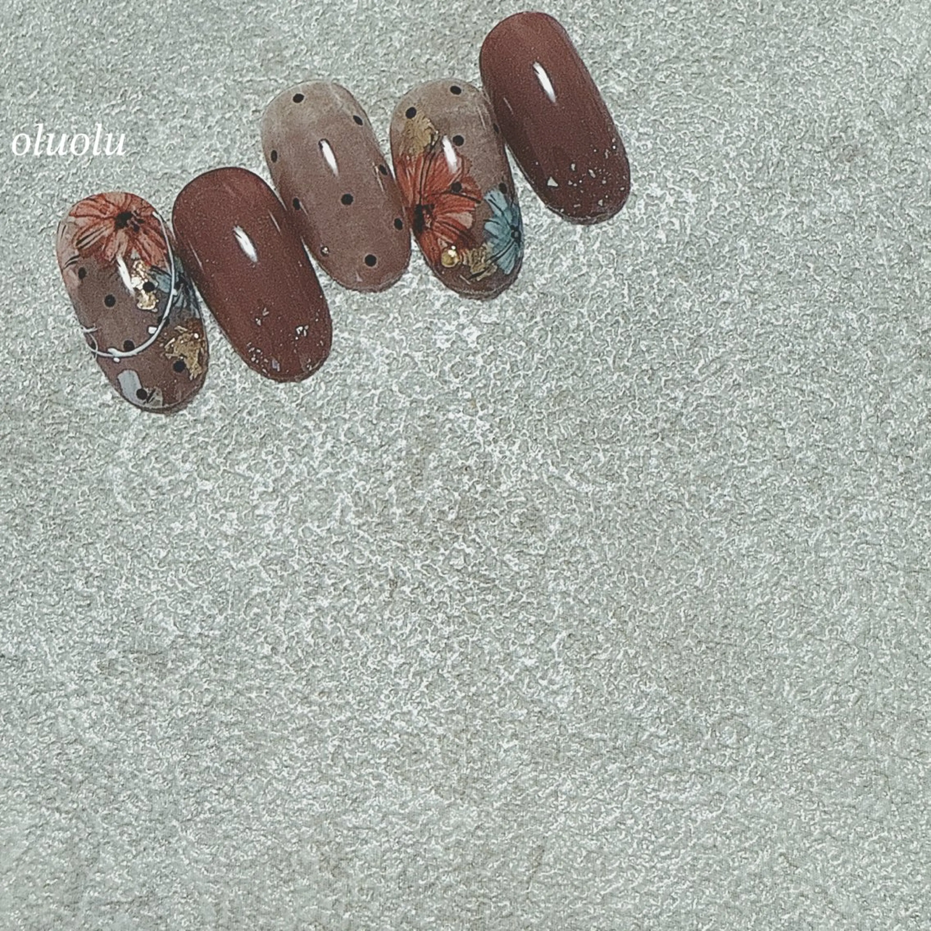 ネイル アートネイル ドット フラワーネイル ニュアンスネイル ハンドネイル 大村 紬華のネイルデザイン