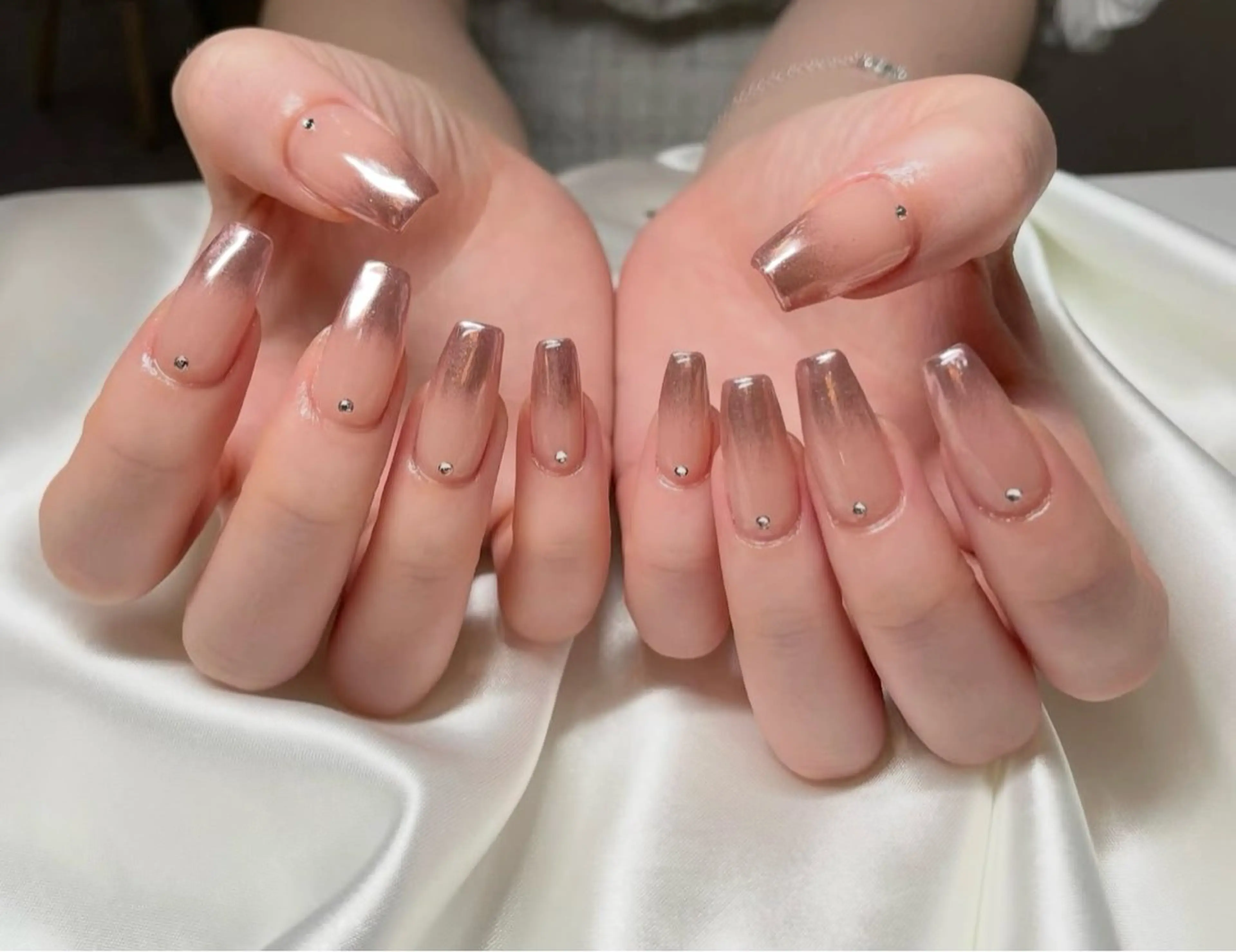 【Hand】初回ソフトジェルオフ無料　★ダブルミラーグラデネイル★の写真