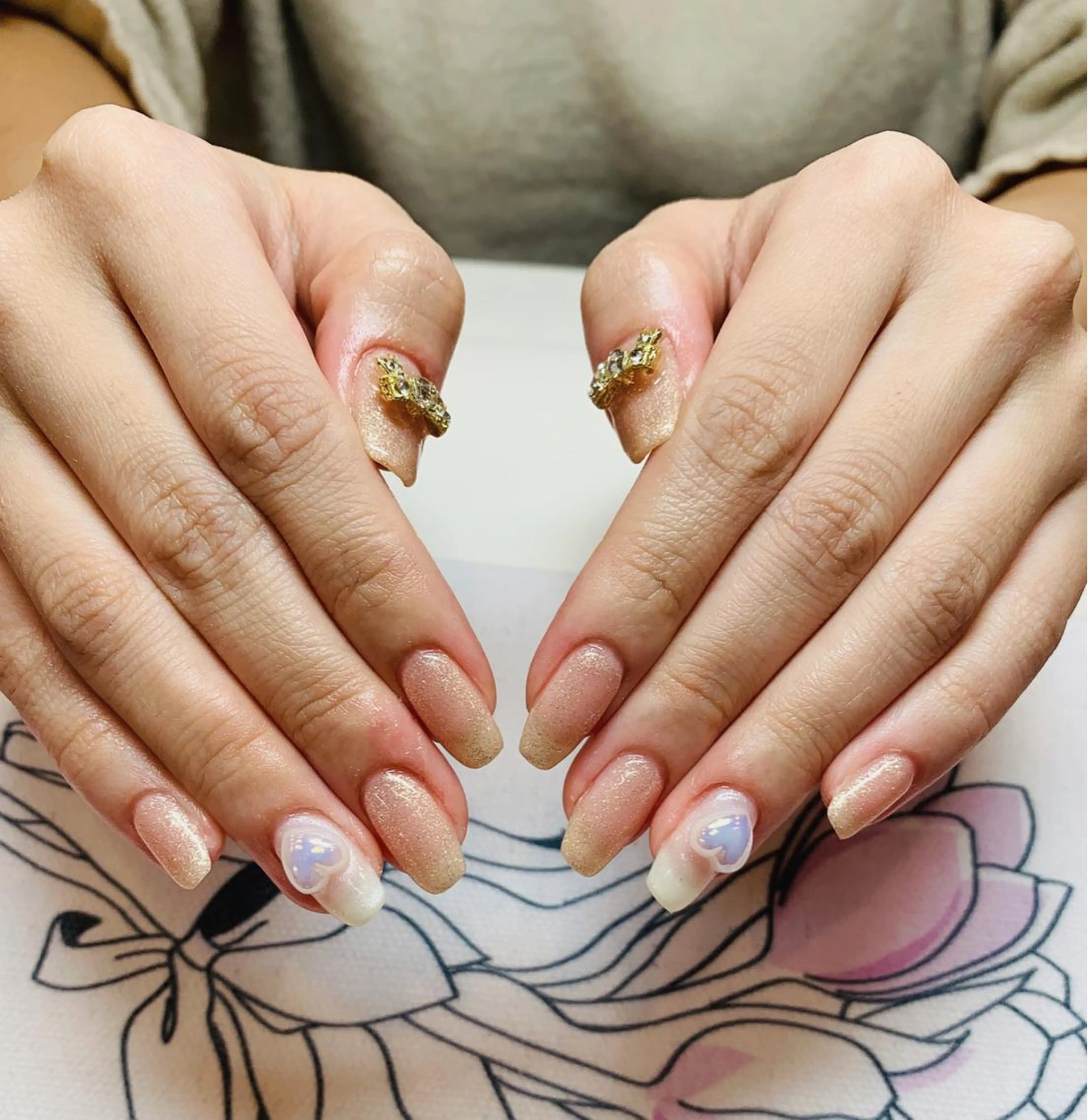 カラー ネイル Ui_Amor (パラジェル)のネイルデザイン