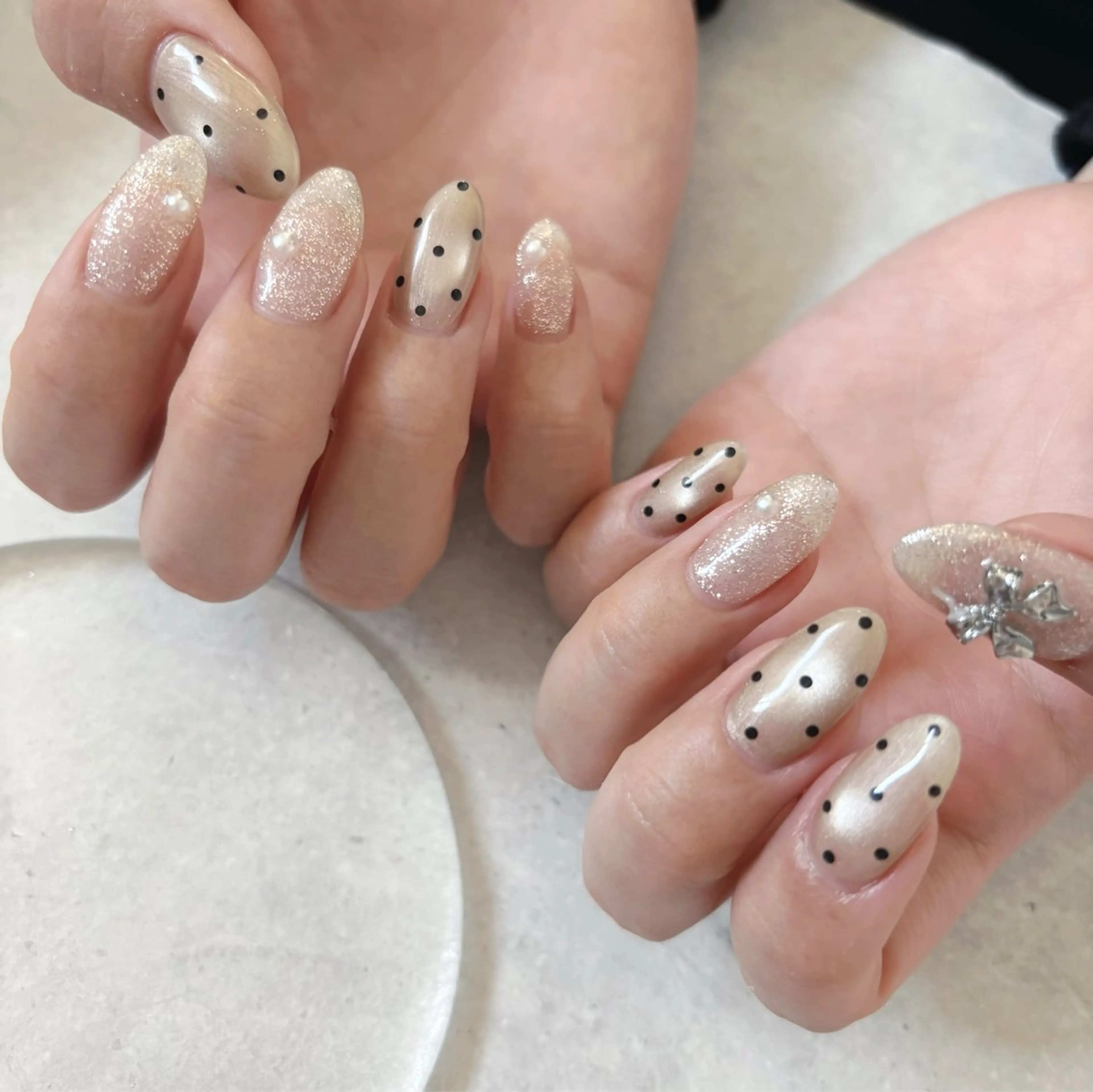 ネイル ドット リボン K Aのネイルデザイン