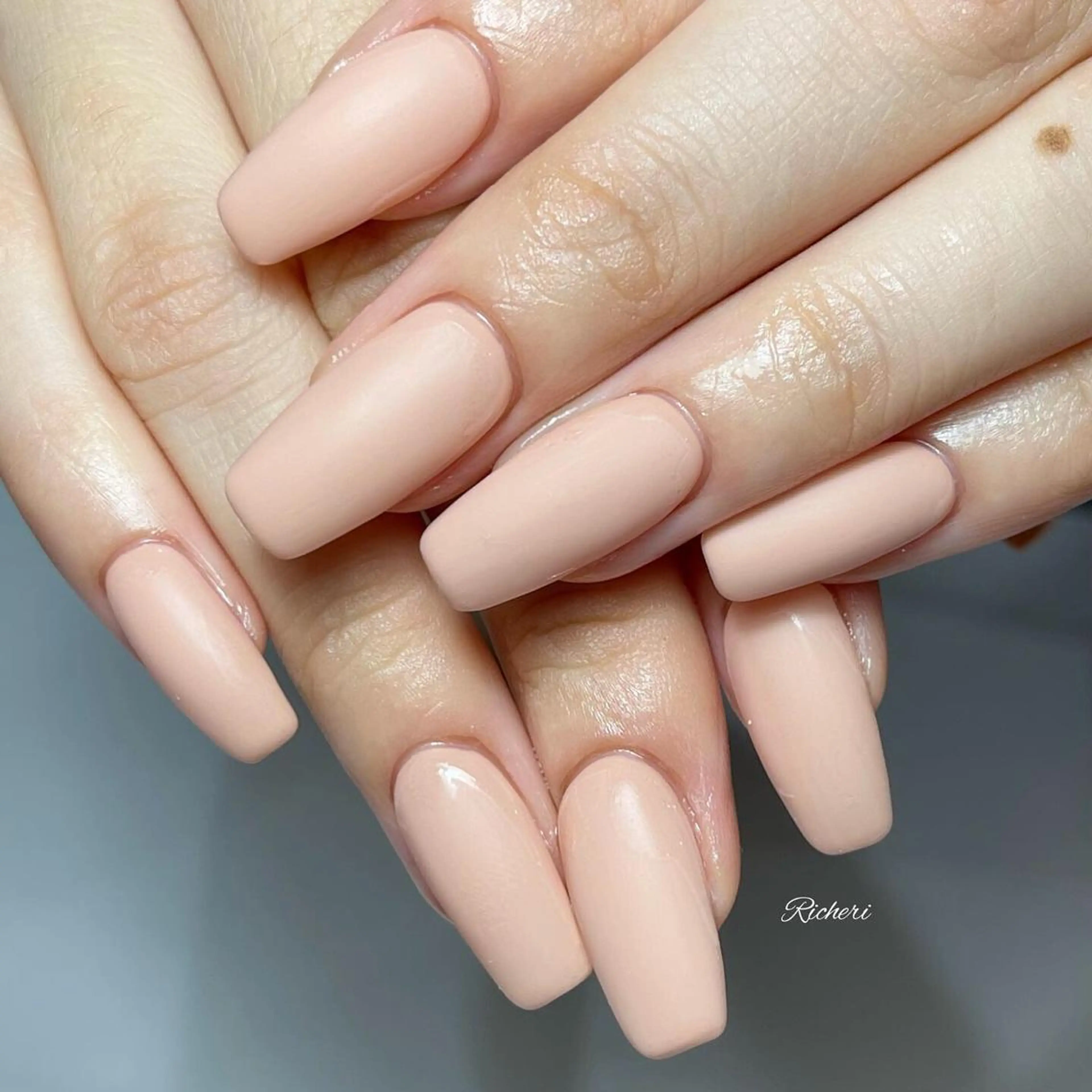 ミディアム ネイル 韓国風ヘア アートネイル フレンチネイル ジェルネイル 韓国ネイル richeri beautyのエステ・リラクイメージ