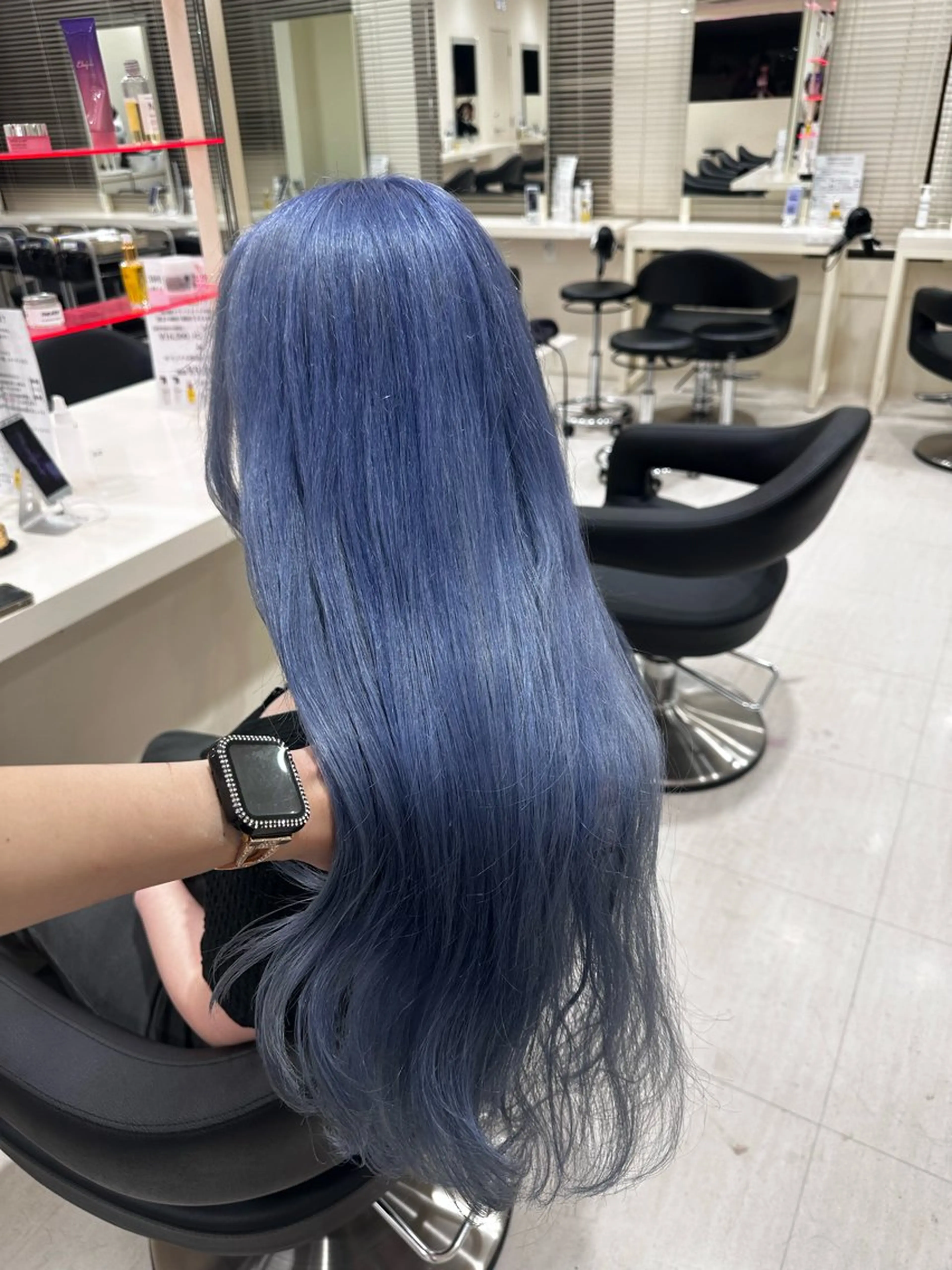 ロング ️🫧 AINE 🫧ハイトーンカラーのヘアスタイル