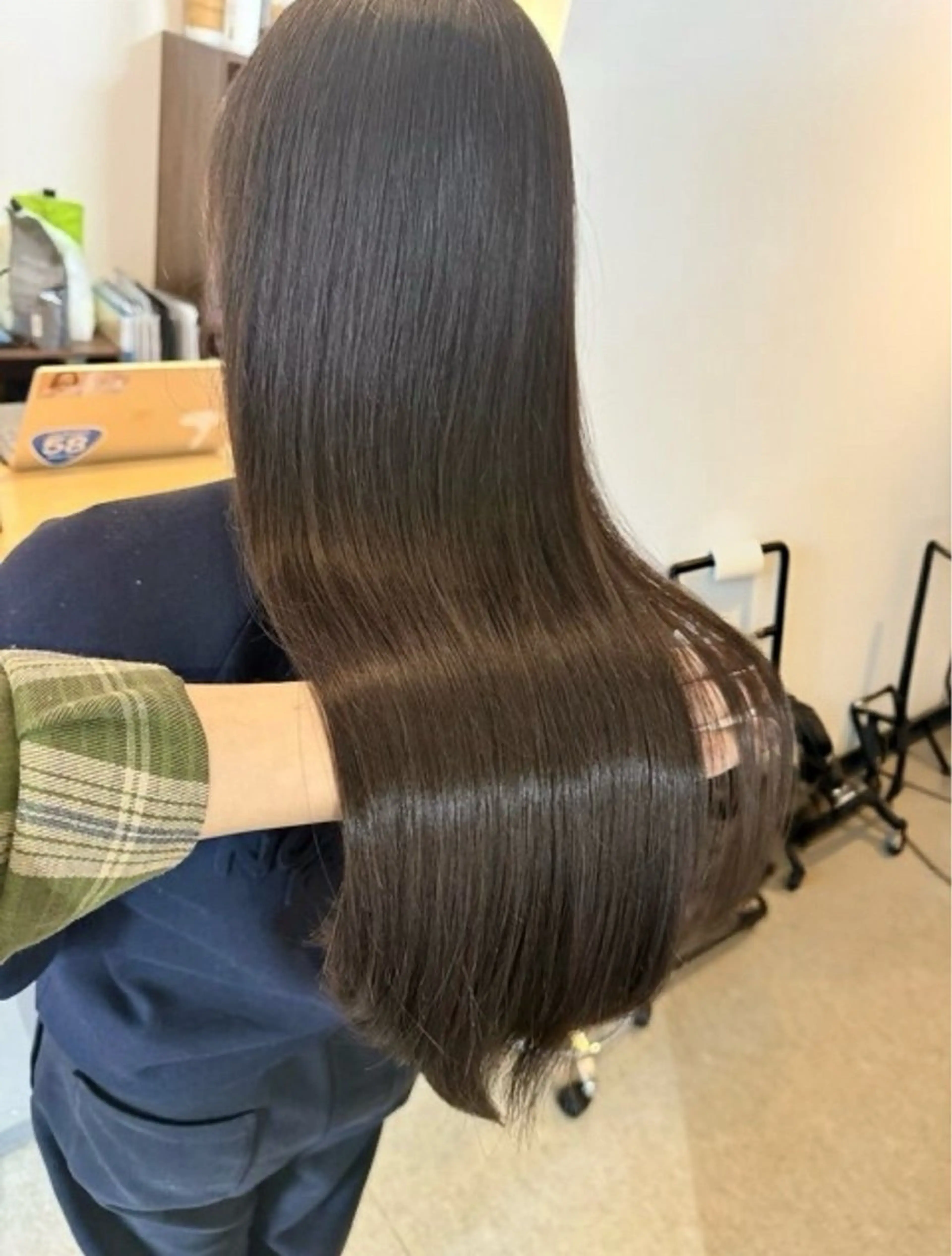 ロング 髪質改善 縮毛矯正 ✨艶髪ストレート✨ ✨透明感カラー✨のヘアスタイル