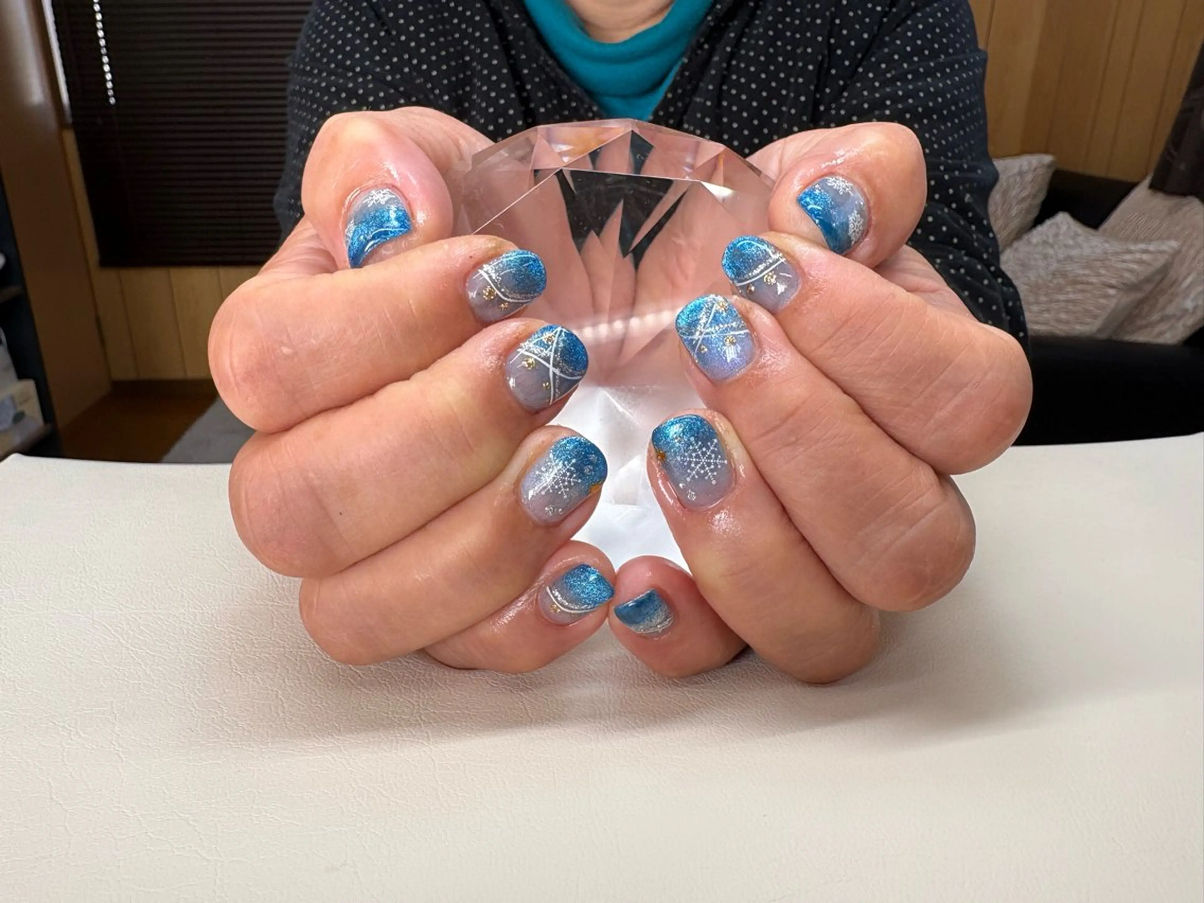 ネイル アートネイル ブルー グラデーション マグネットネイル Rainbow Moonのネイルデザイン