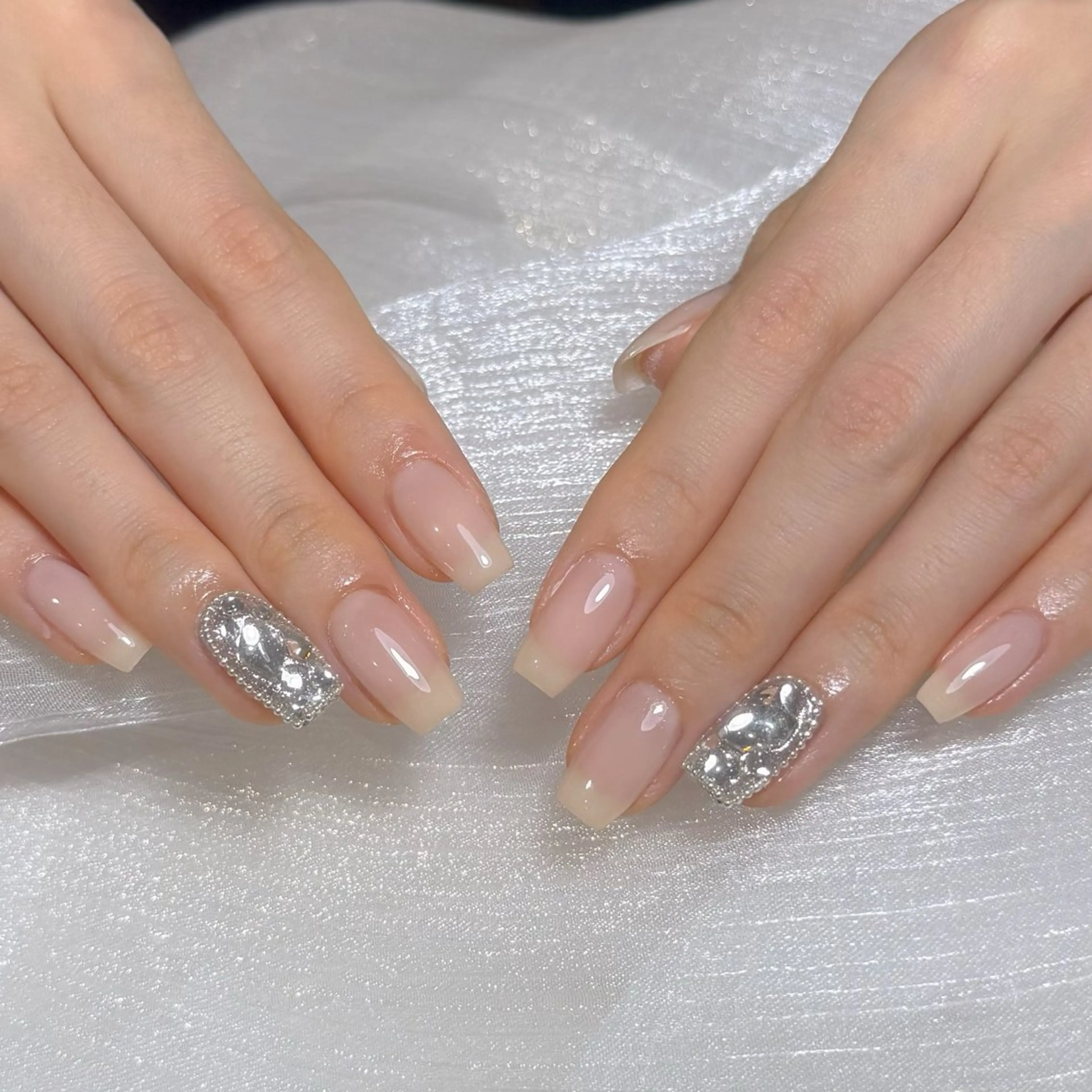 ネイル アートネイル オーロラネイル ガーリー キラキラネイル 韓国ネイル 3_Leah_ Nailのネイルデザイン