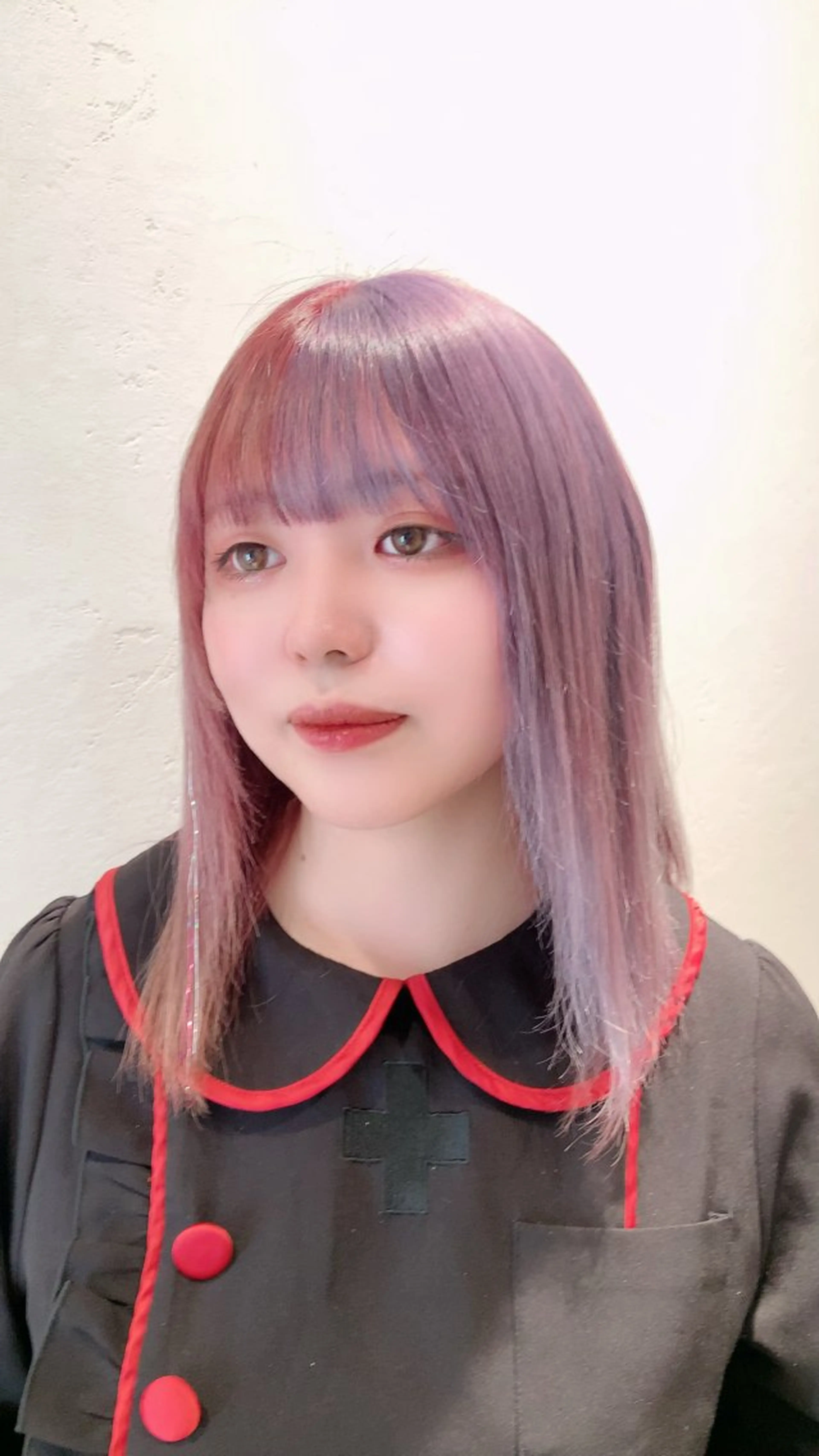 ミディアム カラー ヘアアレンジ ピンクカラー ピンクパープル パープルカラー アニメ髪・ウルフ🦇 樋口莉夏のヘアスタイル