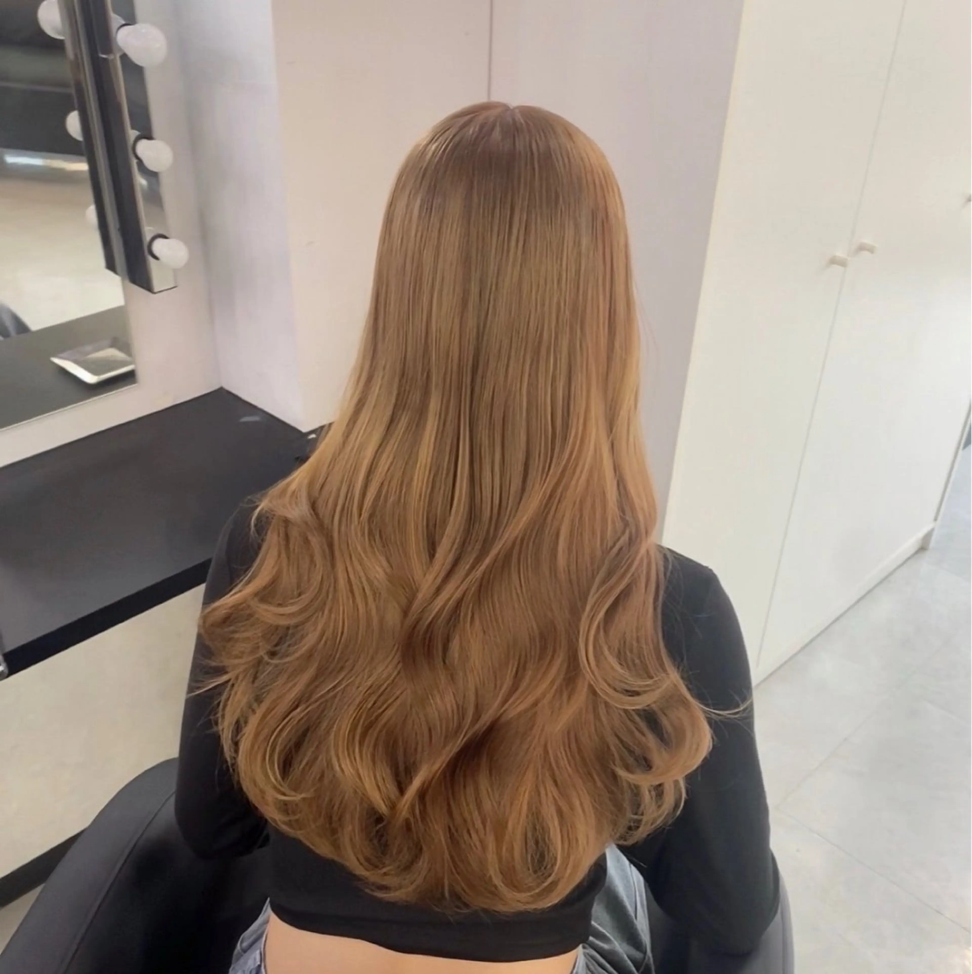 ロング ヘアカラー レイヤー・ブリーチ kiyotoshiのヘアスタイル