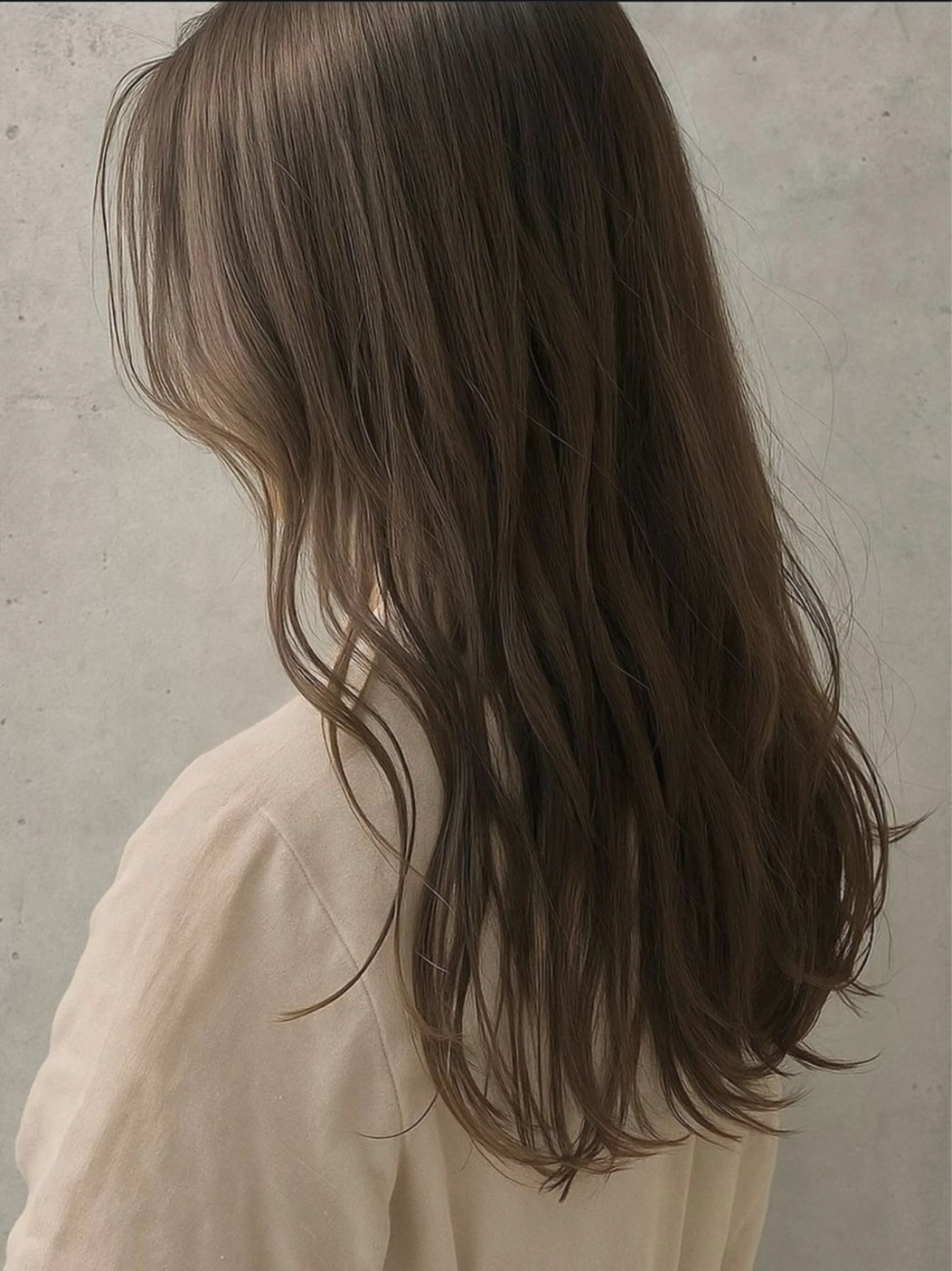 ロング カラー オリーブカラー カット ヘアカラー トリートメント Lien所属・marika/透明感 カラー/レイヤーのヘアスタイル