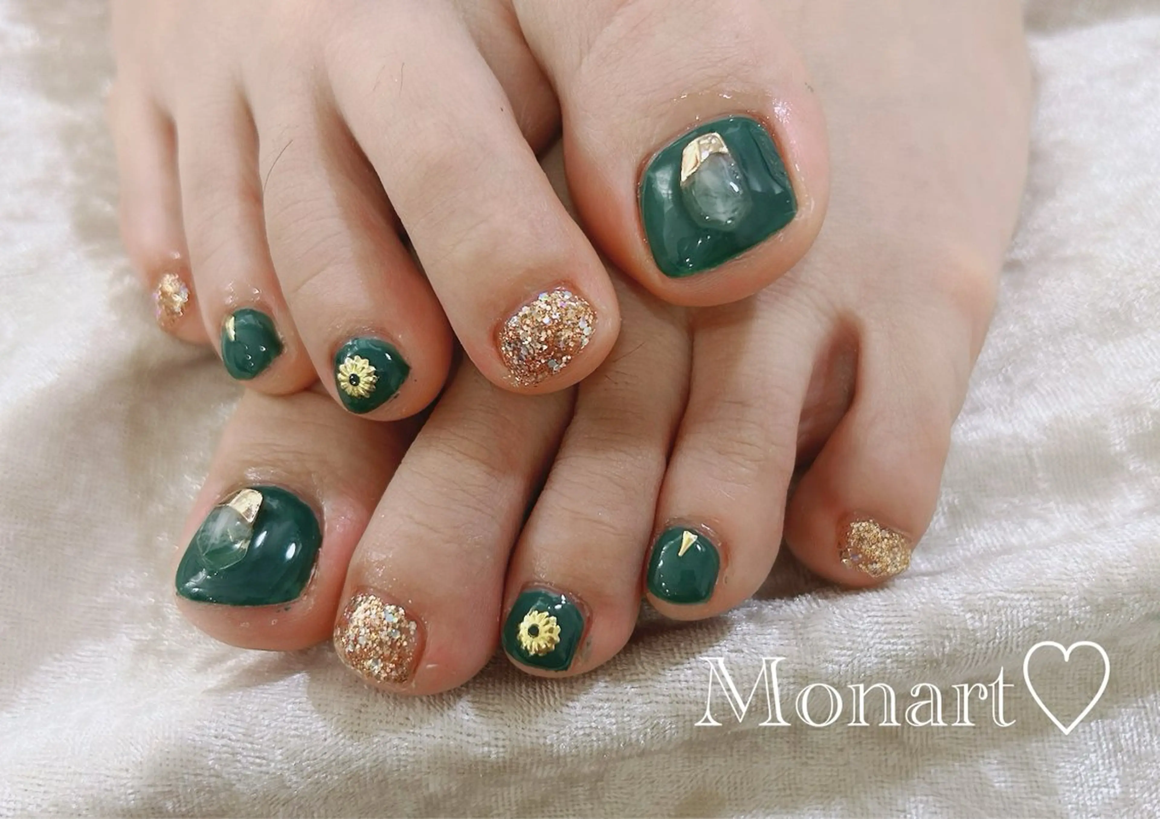 フット　ワンカラーorグラデーション　（リピーター様オフ別料金）スカルプ、亀裂補強等は対応が難しくなっております。の写真